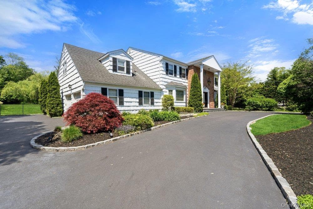 119 Plainview Road thumbnail 3