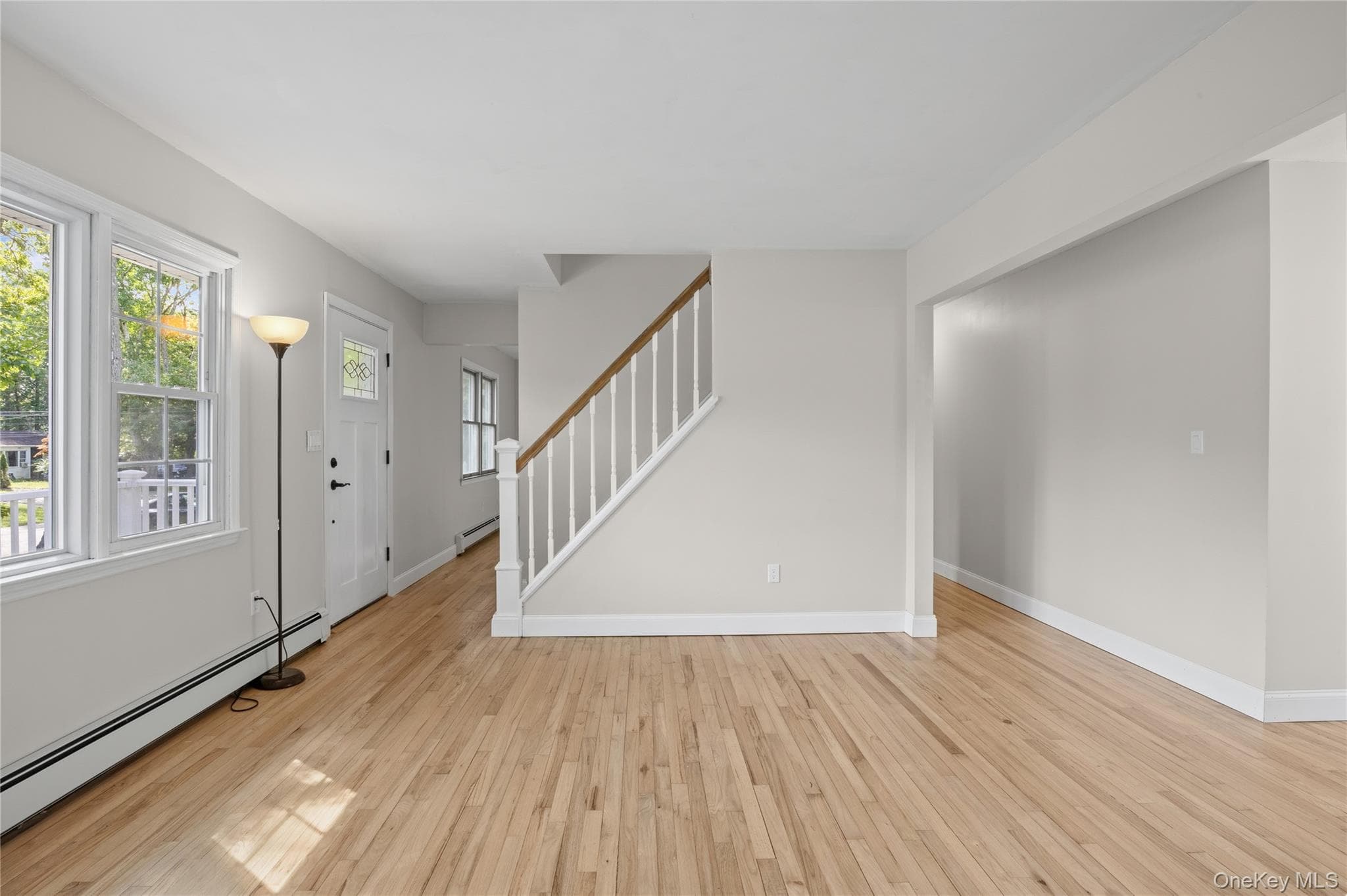 16 Hewitt Boulevard thumbnail 6