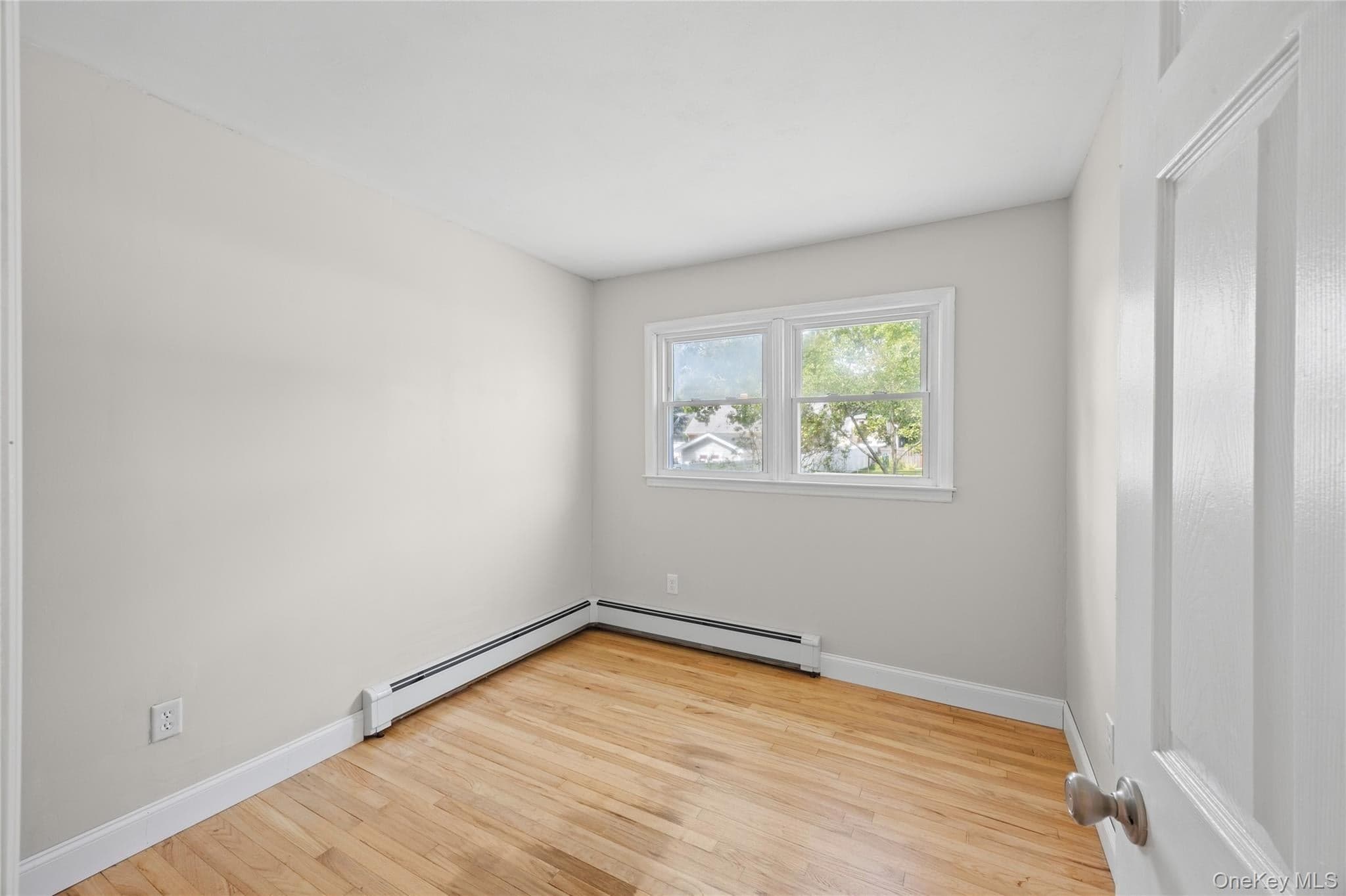 16 Hewitt Boulevard thumbnail 21