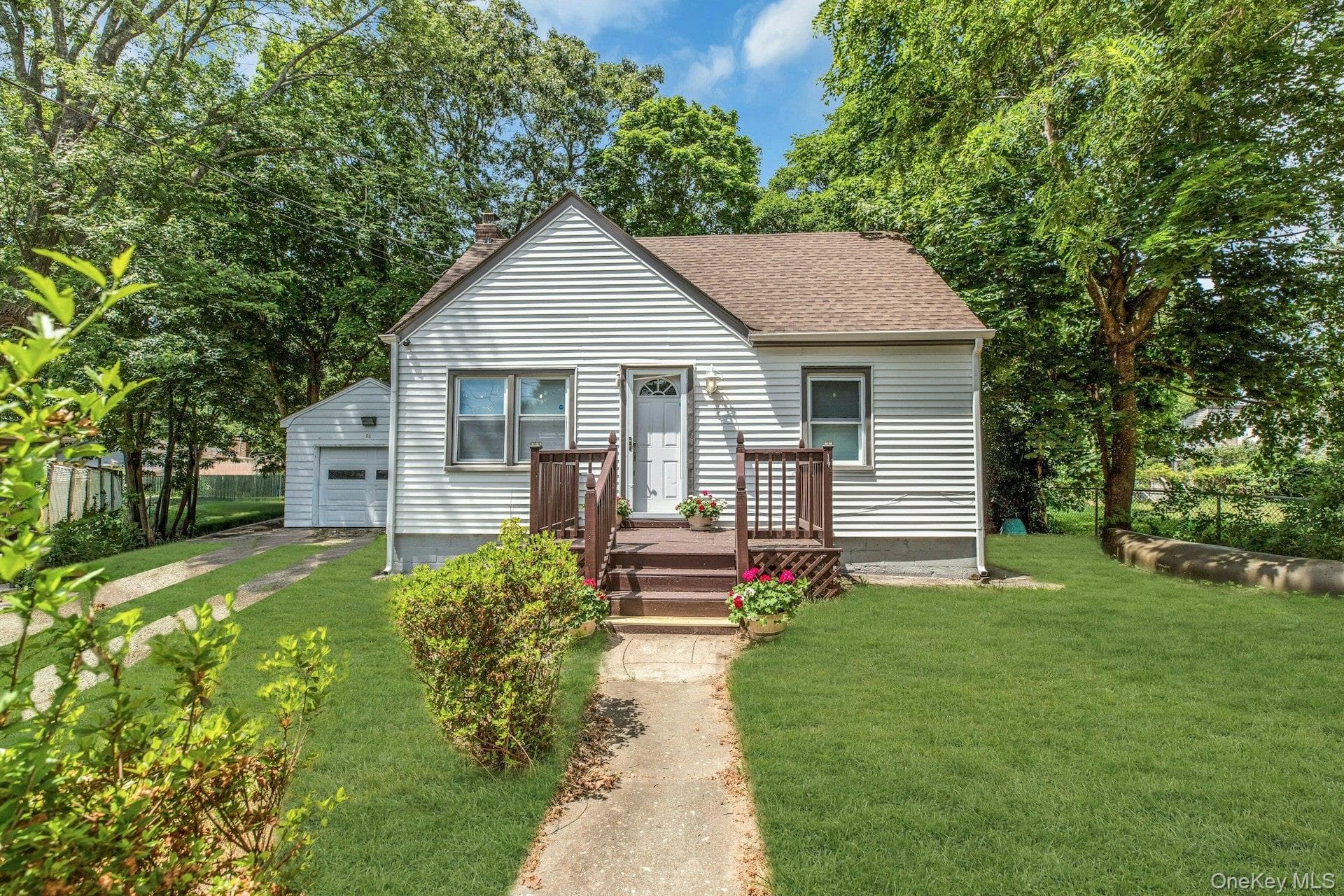 96 Washington Drive thumbnail 2