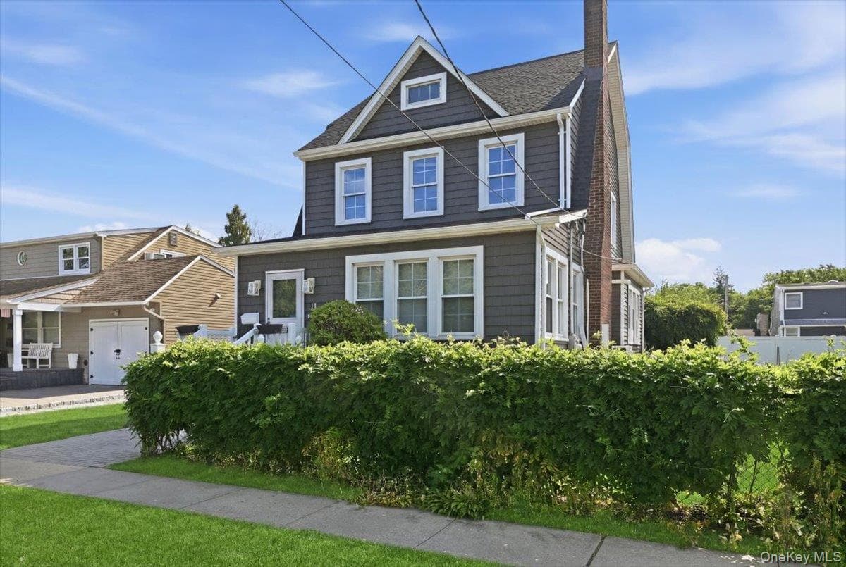 11 Moeller Street thumbnail 3