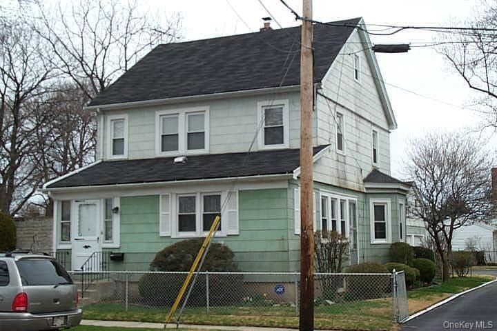 6 S 12th Street, New Hyde Park