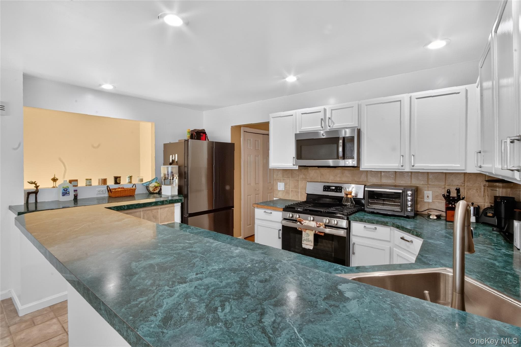 115 Delafield Lane thumbnail 10