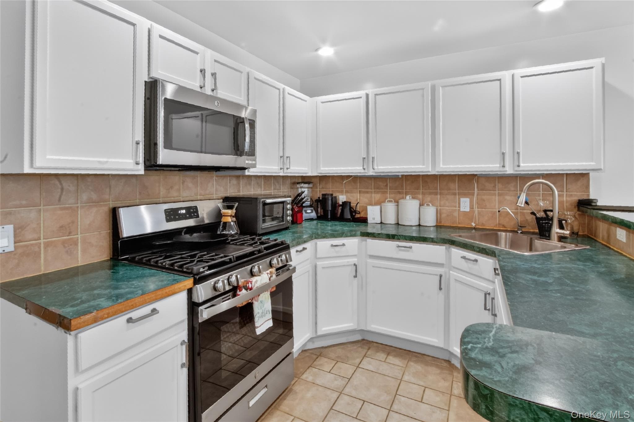 115 Delafield Lane thumbnail 12