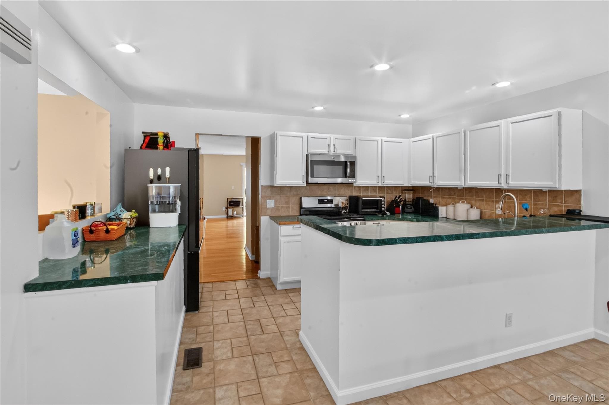 115 Delafield Lane thumbnail 11