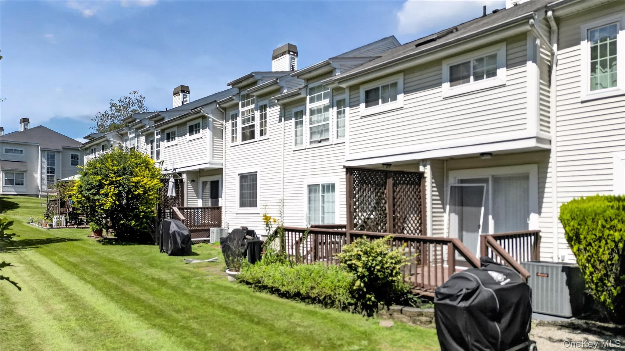 115 Delafield Lane thumbnail 37