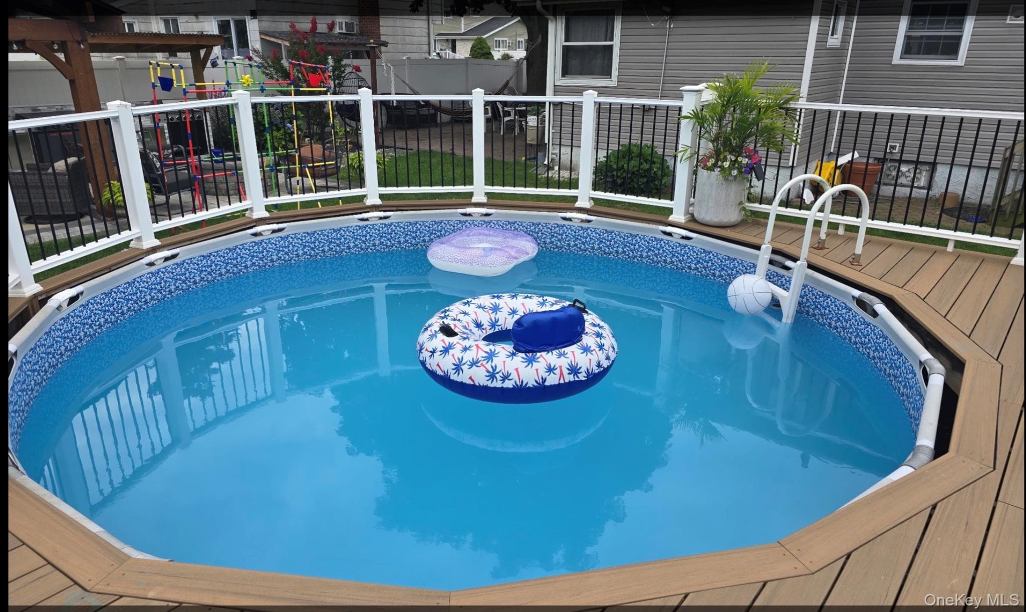 353 Barleau Street thumbnail 14