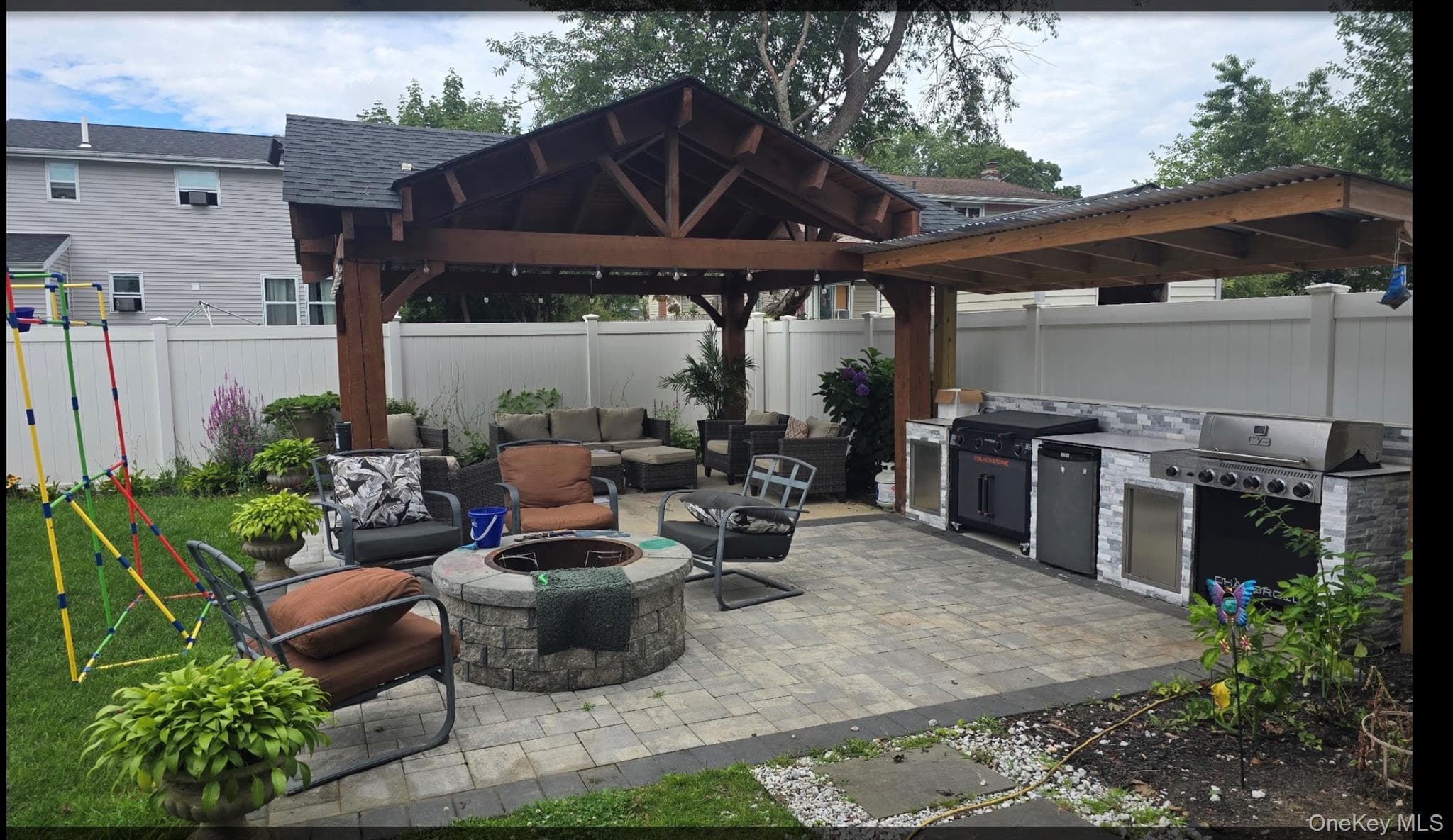 353 Barleau Street thumbnail 2
