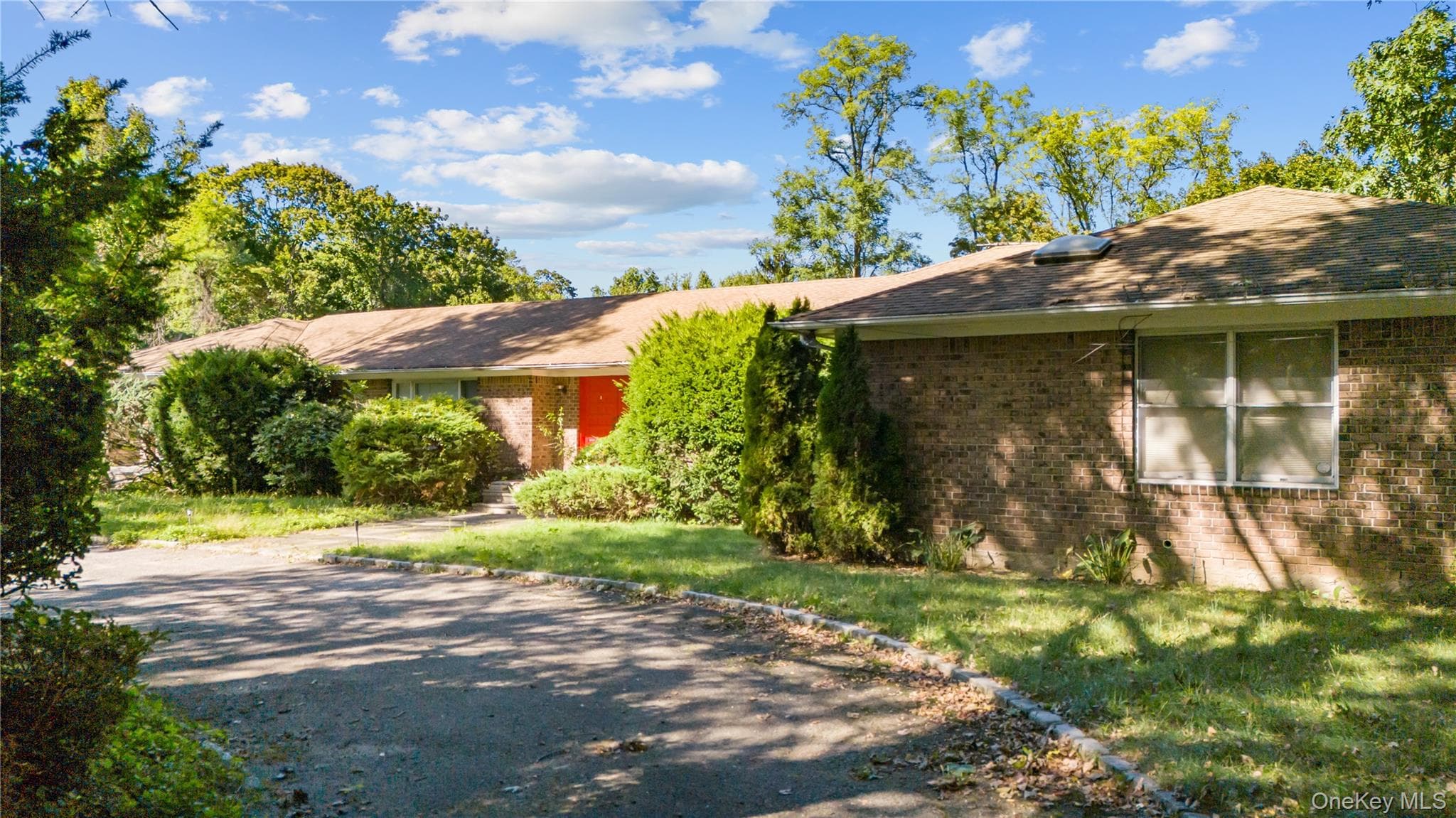 169 Middle Neck Road thumbnail 7