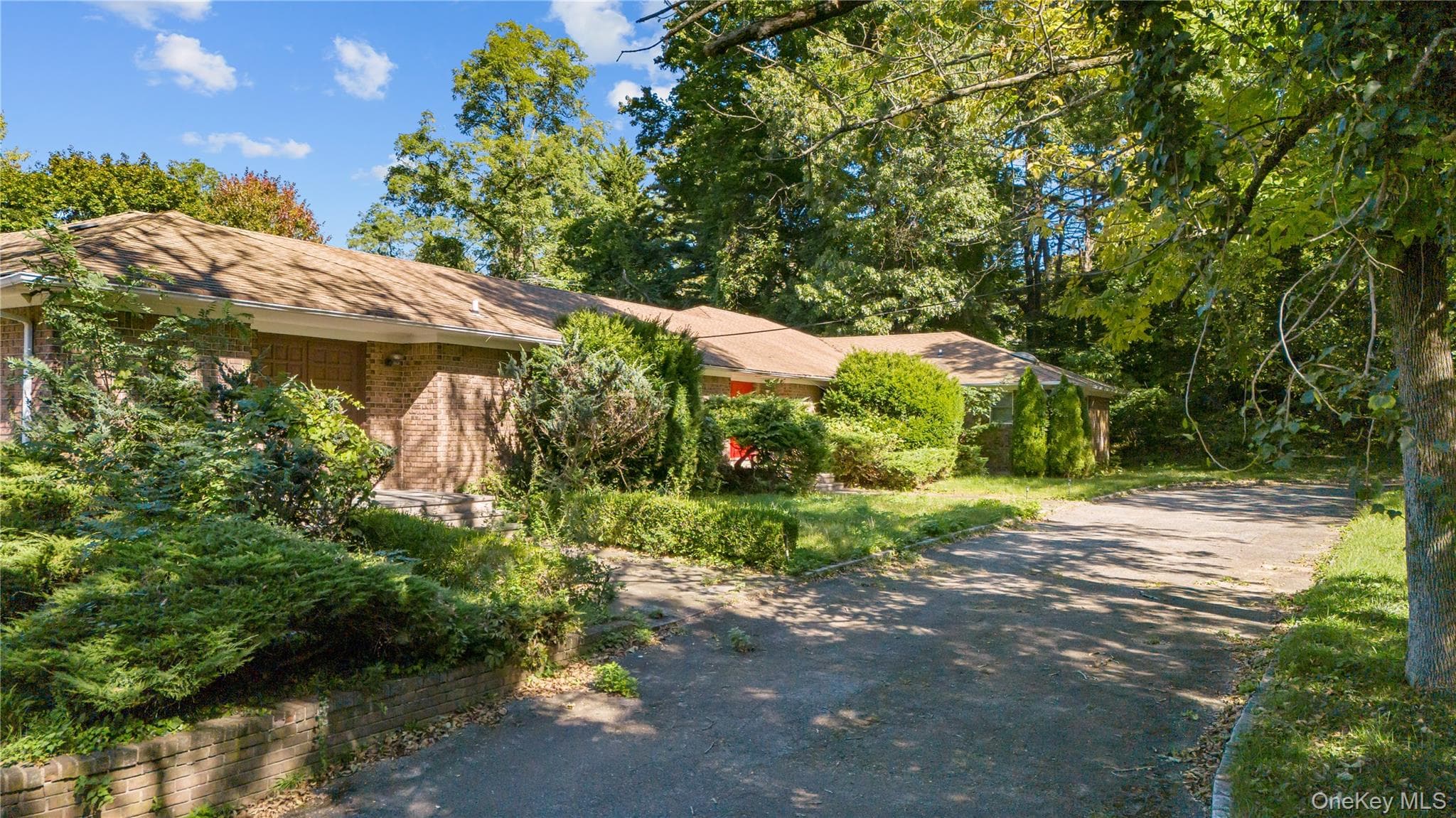 169 Middle Neck Road thumbnail 8