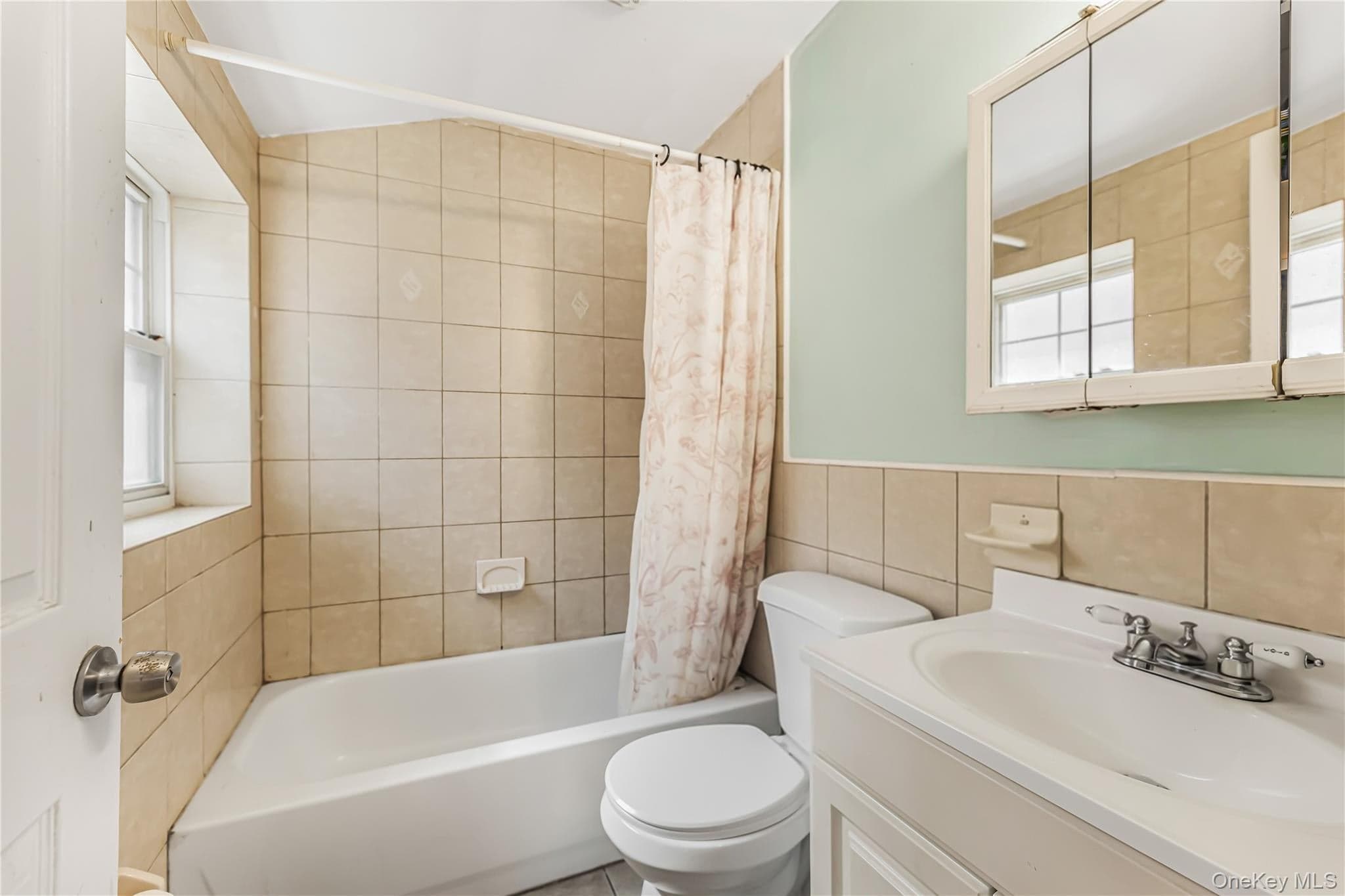 2515 Woodhull Avenue thumbnail 8