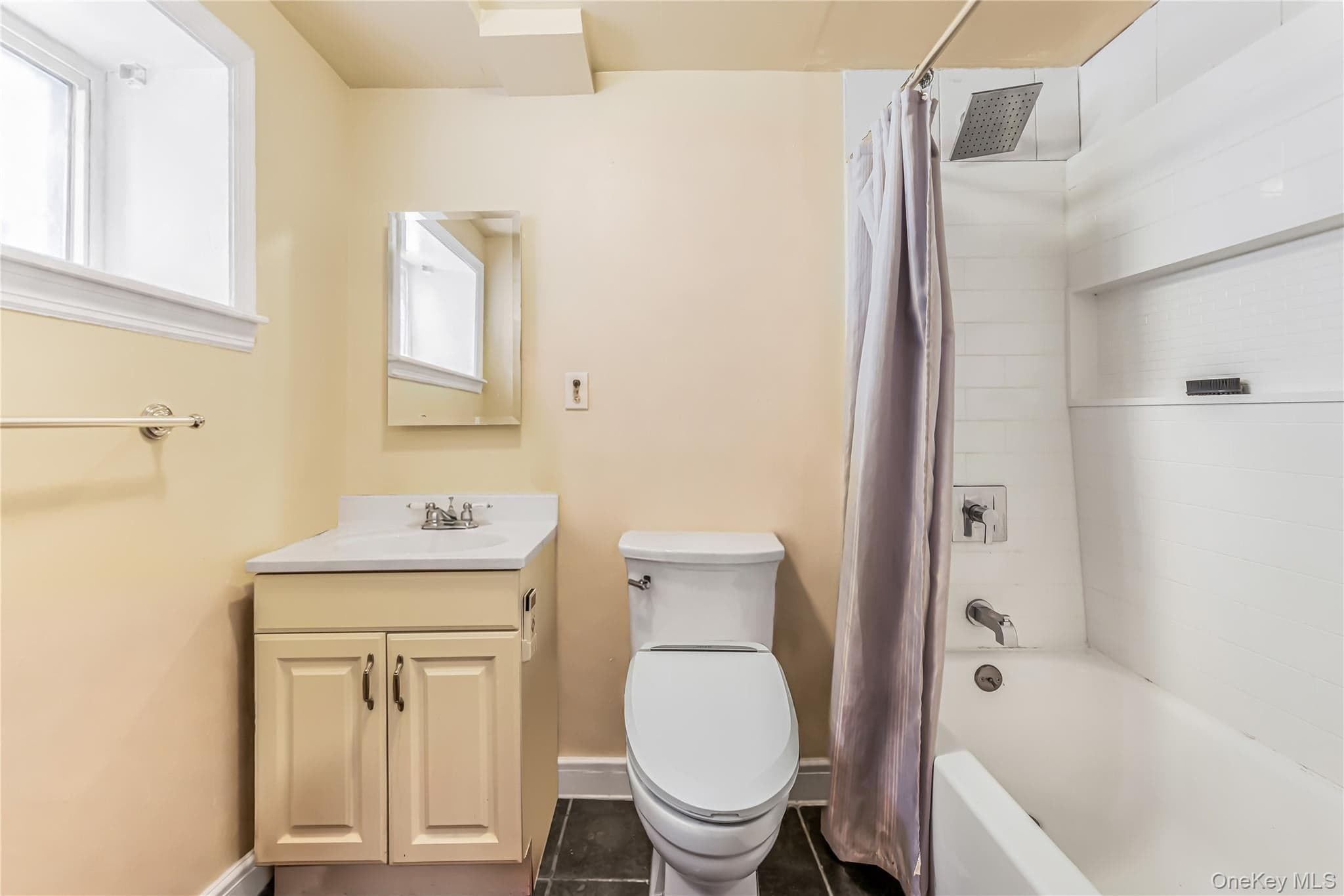 2515 Woodhull Avenue thumbnail 28