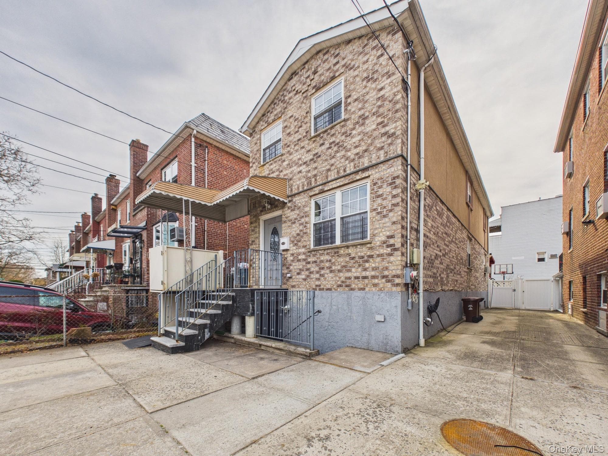2515 Woodhull Avenue thumbnail 5