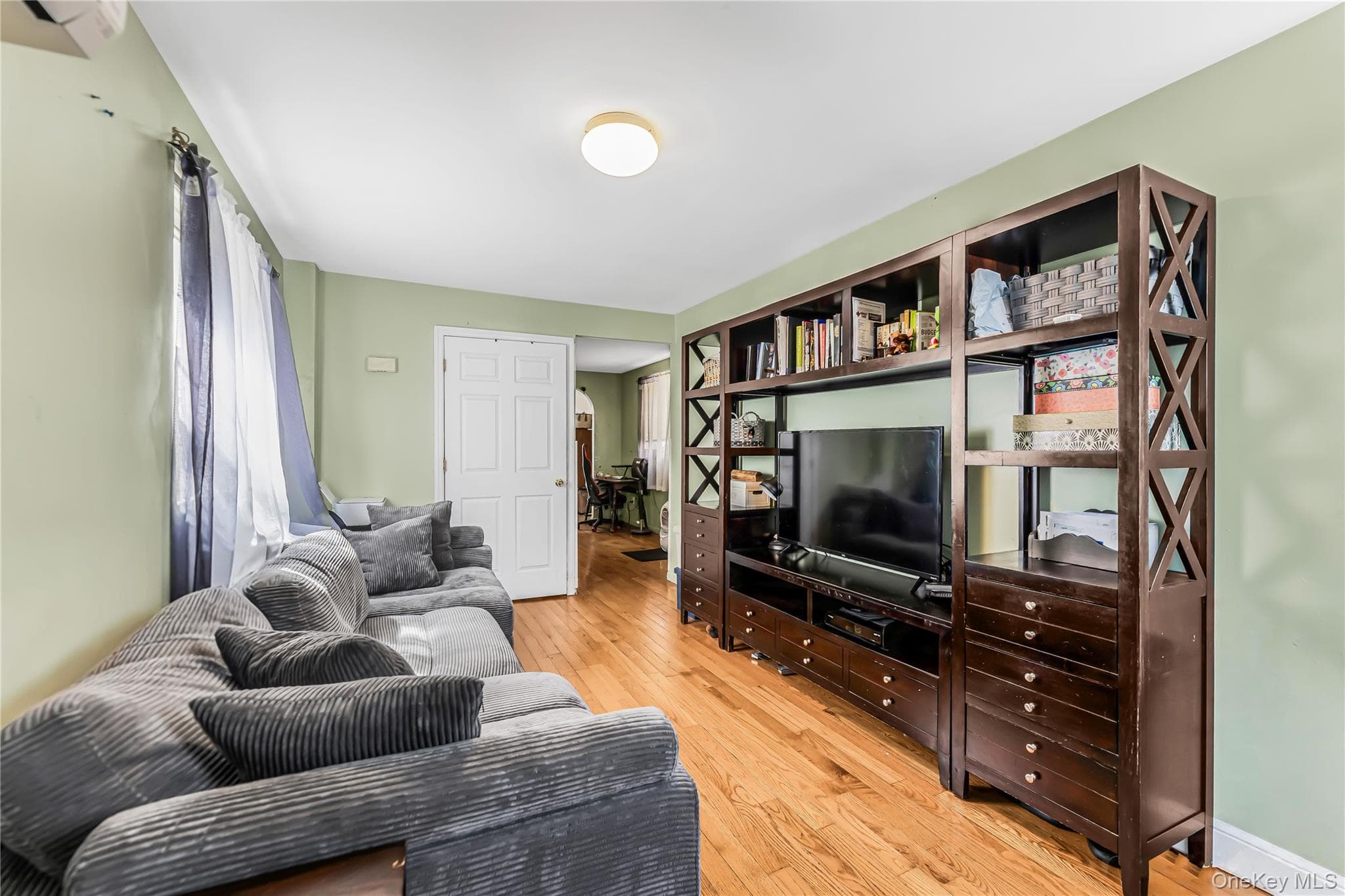 2515 Woodhull Avenue thumbnail 14