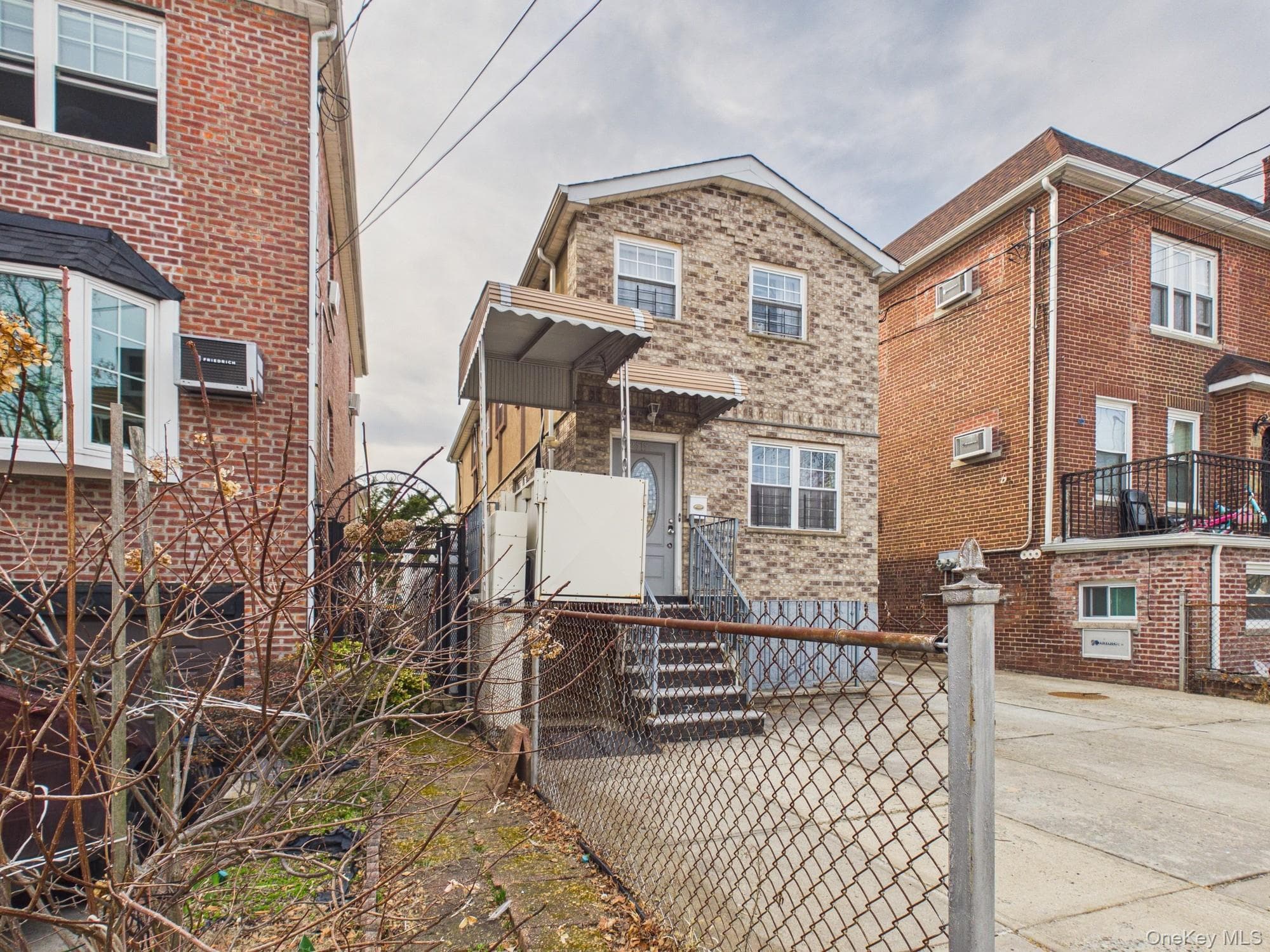 2515 Woodhull Avenue thumbnail 3