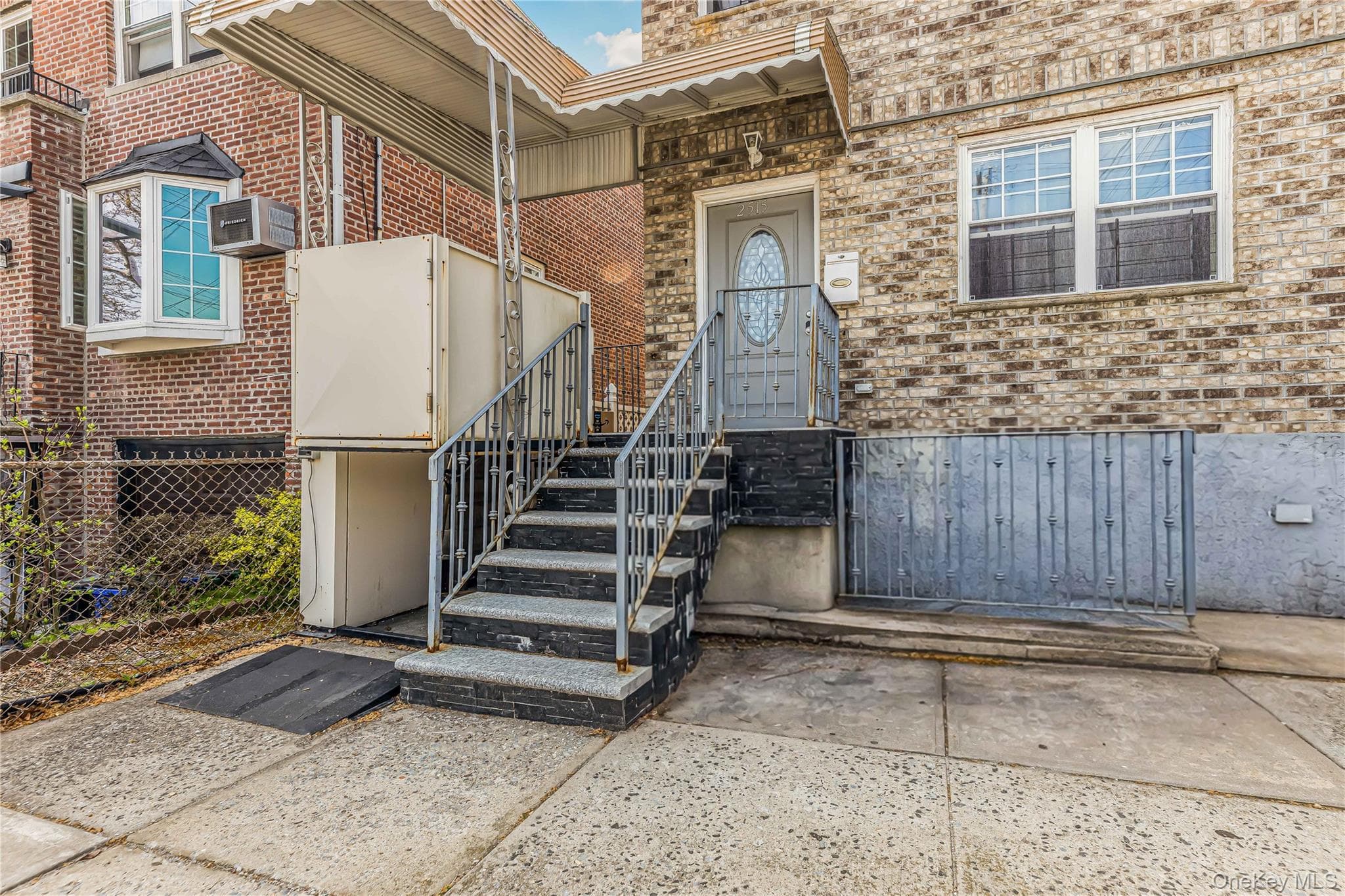 2515 Woodhull Avenue thumbnail 24