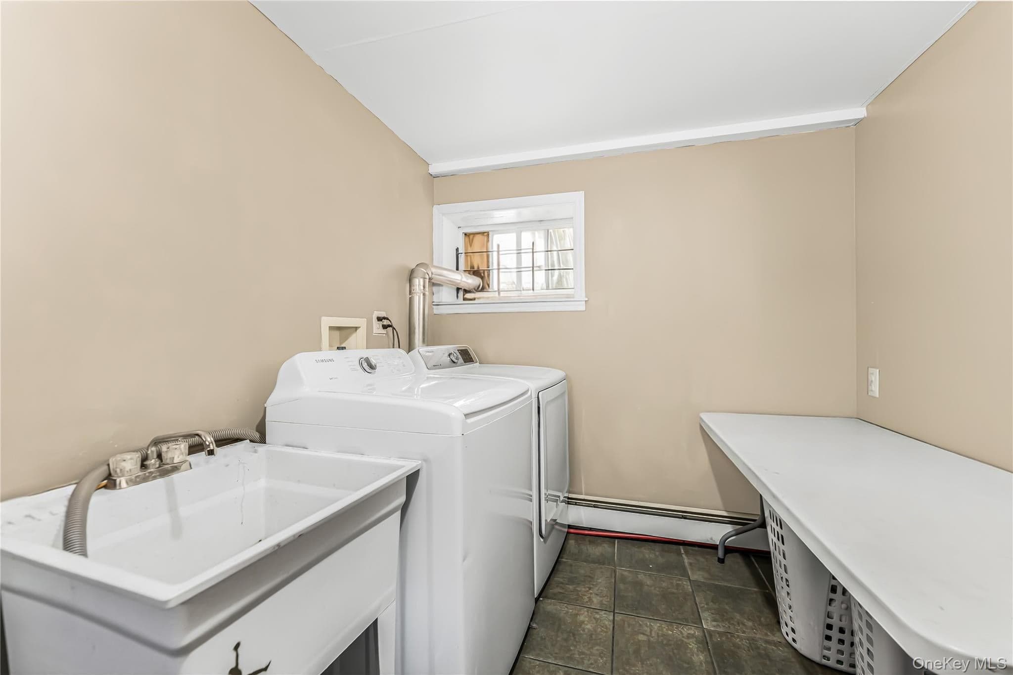 2515 Woodhull Avenue thumbnail 25