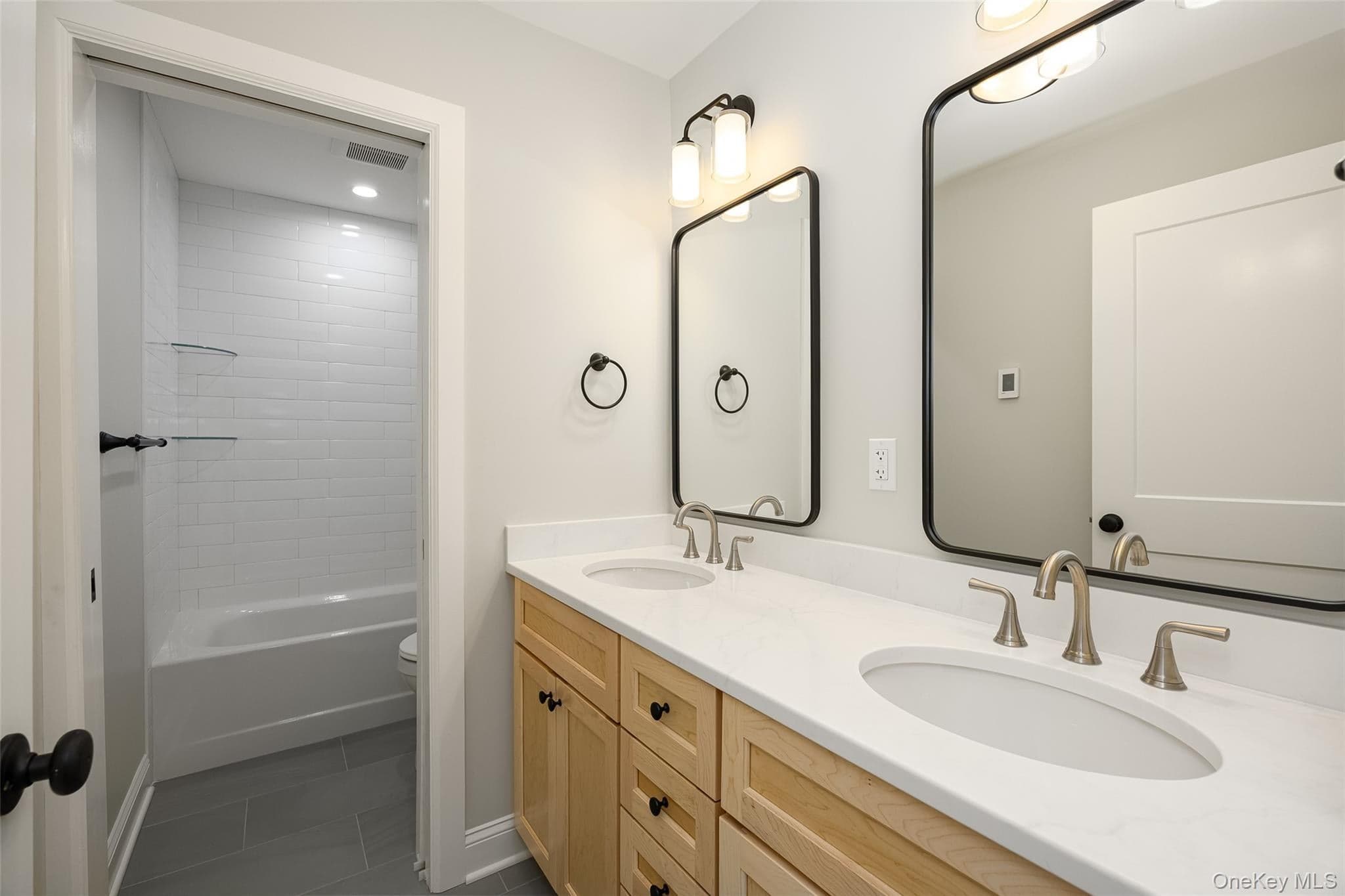 17 Henry Street Unit: 3 thumbnail 16