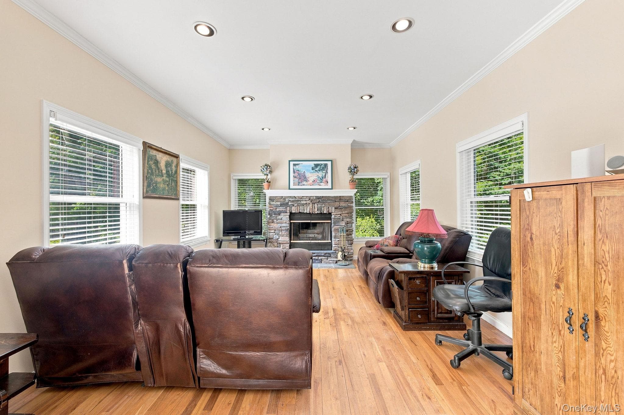 480 Haviland Drive thumbnail 14