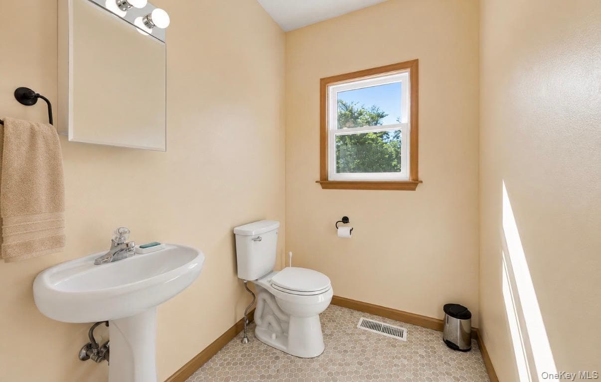 480 Haviland Drive thumbnail 9