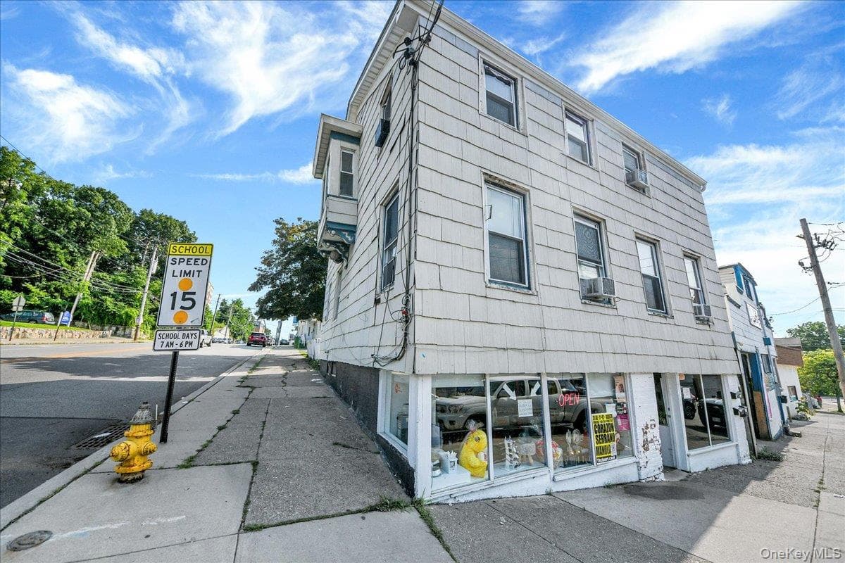 629 South Street thumbnail 3