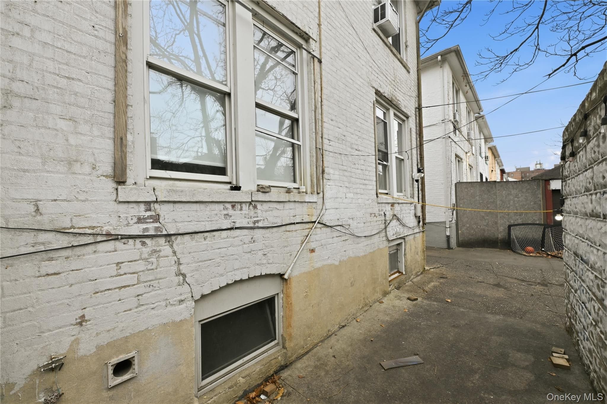 1443 E 35th Street thumbnail 7