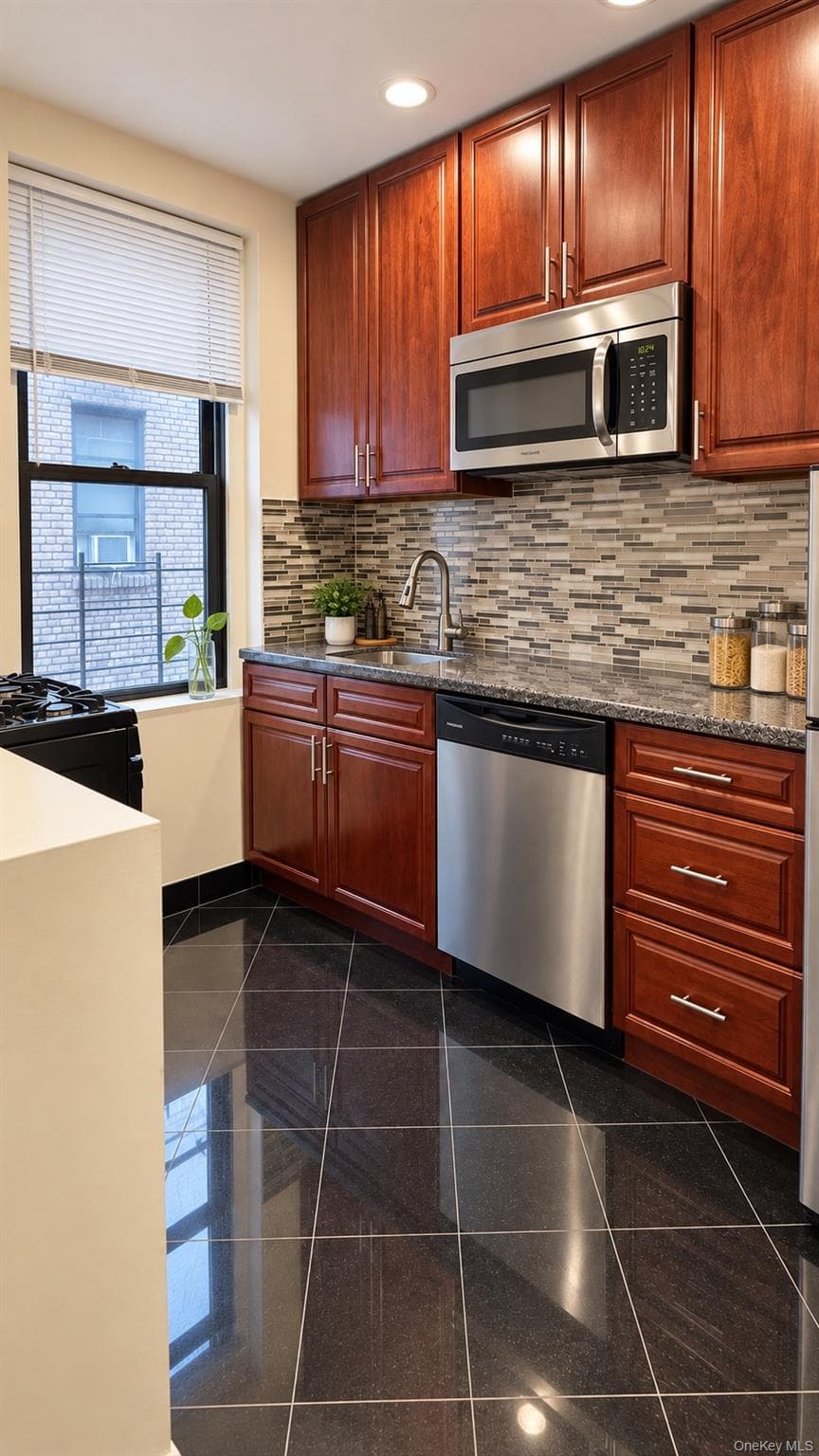 21-38 35th Street Unit: 2C thumbnail 16