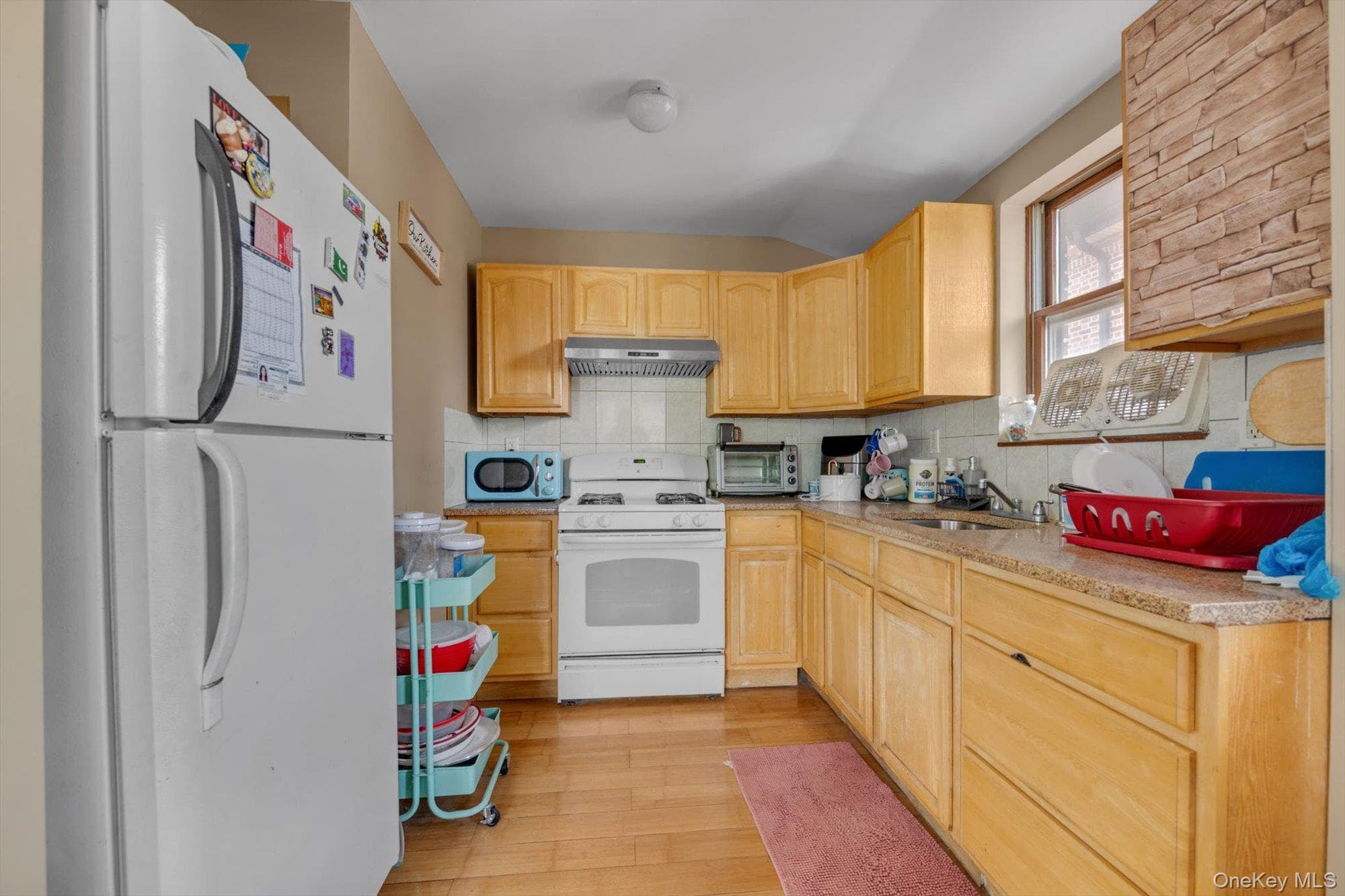 20-49 49th Street thumbnail 13