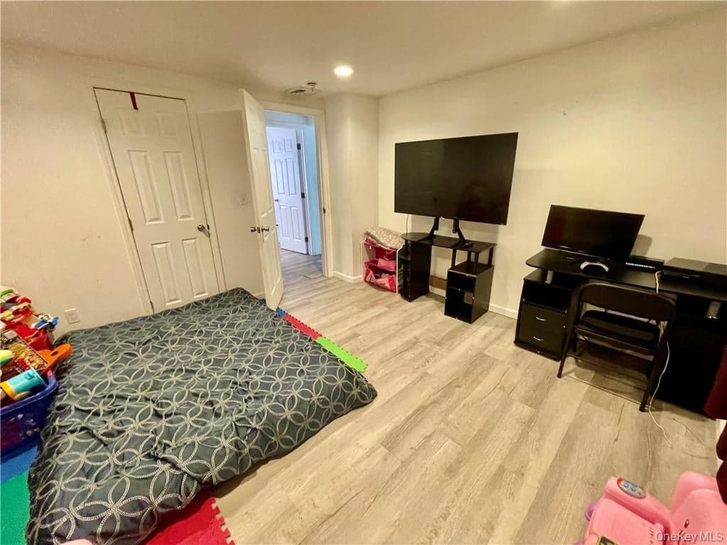 47 Valley Avenue thumbnail 16
