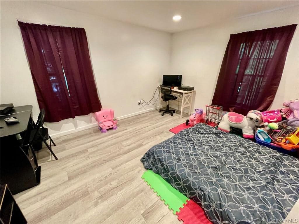 47 Valley Avenue thumbnail 15