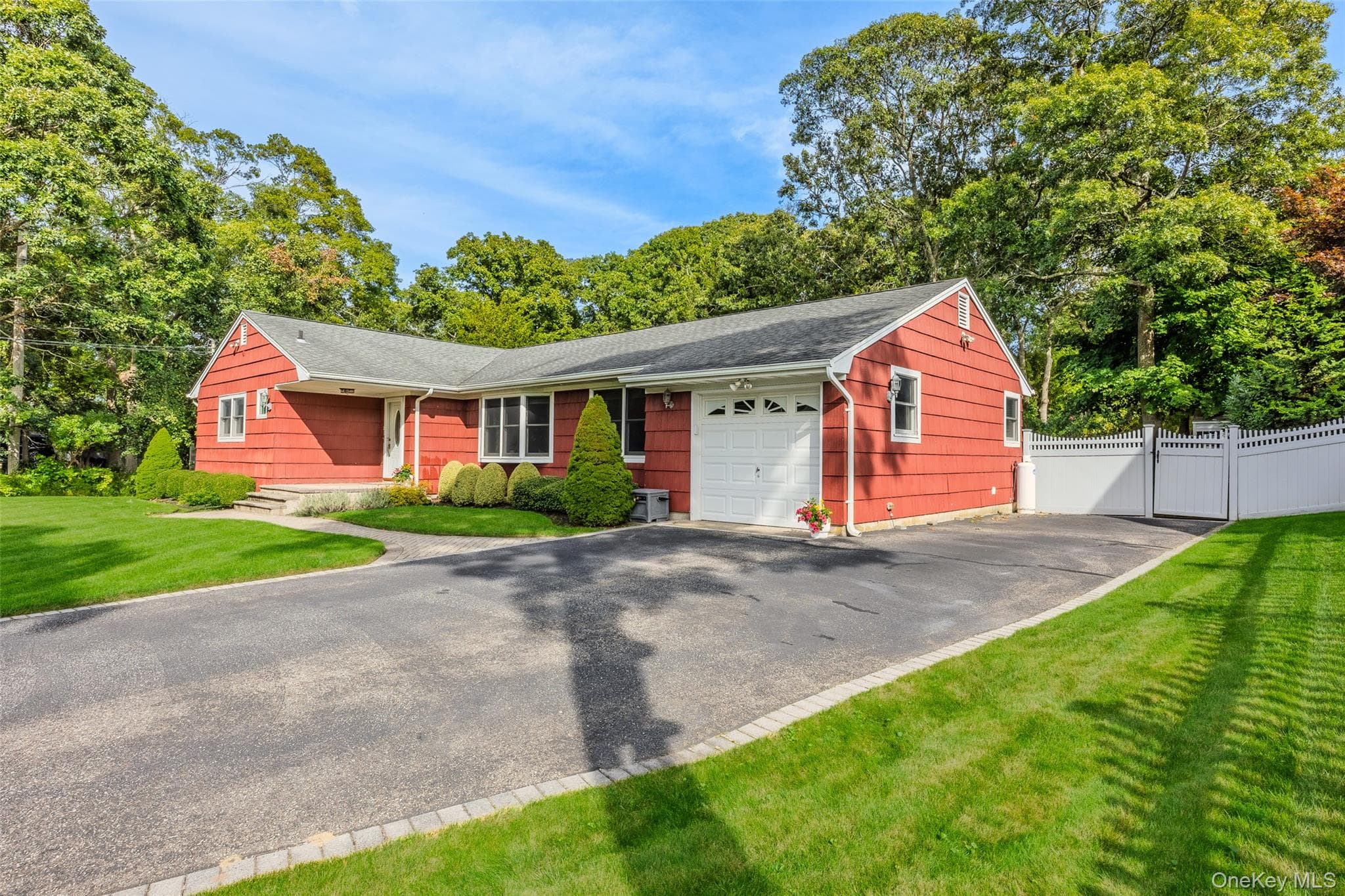 51 Beachfern Road thumbnail 3