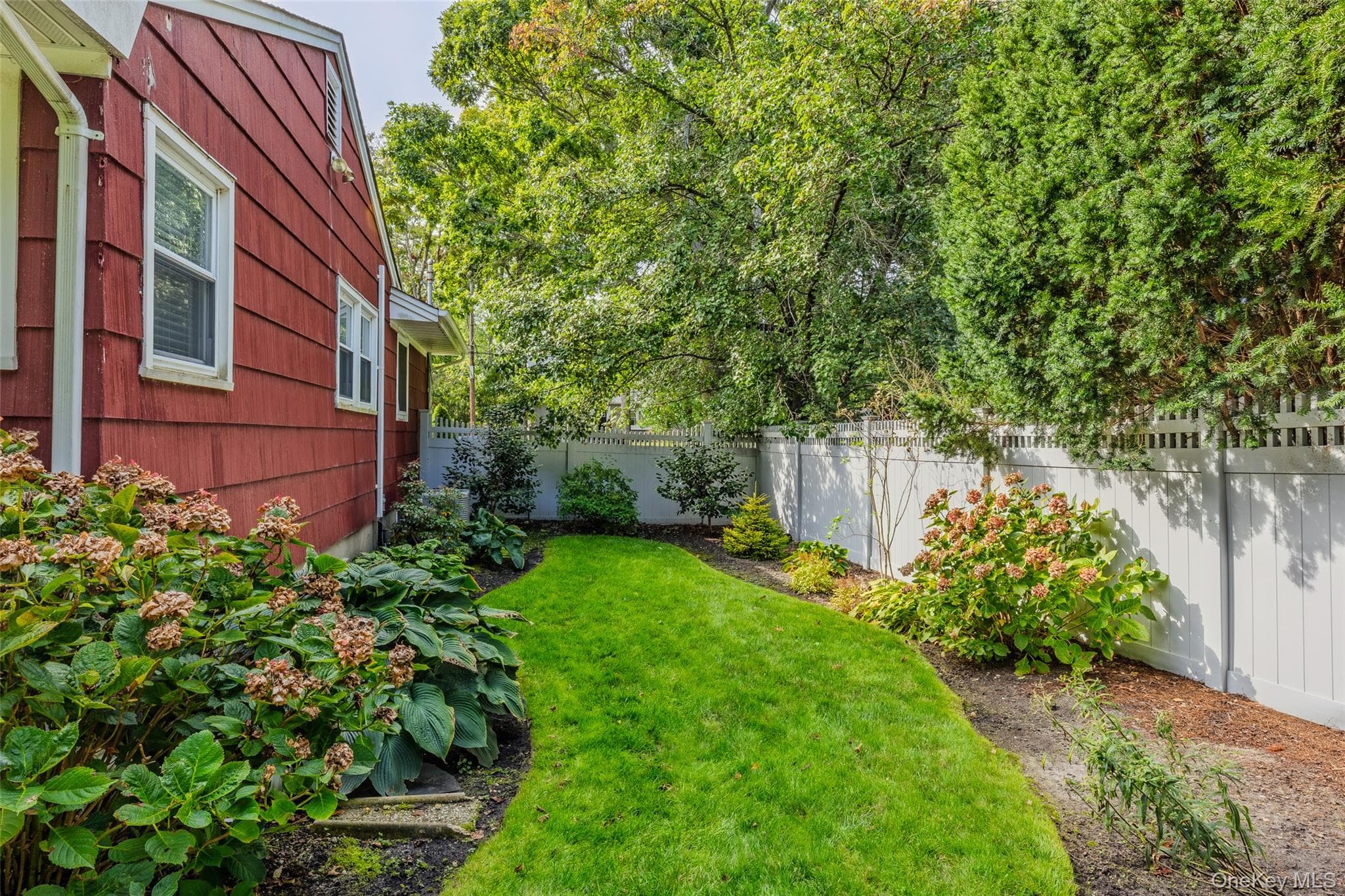51 Beachfern Road thumbnail 8