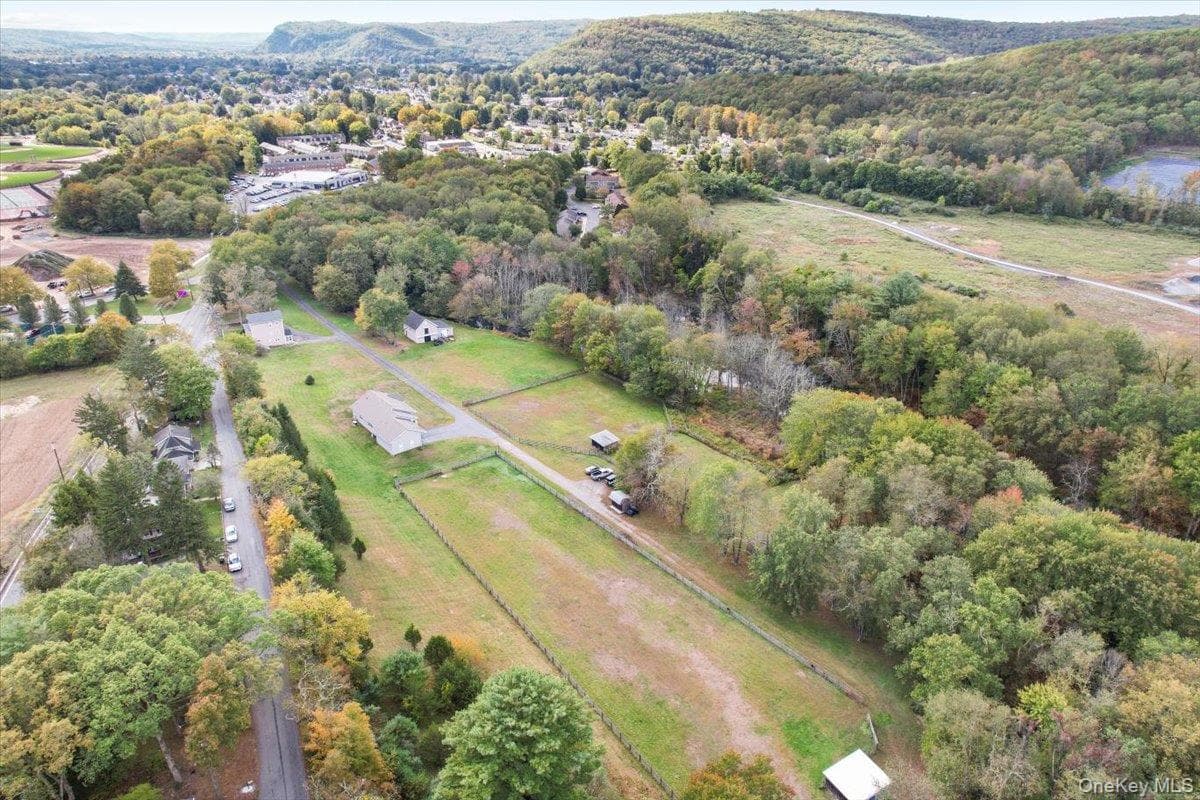 1 Van Avenue thumbnail 38