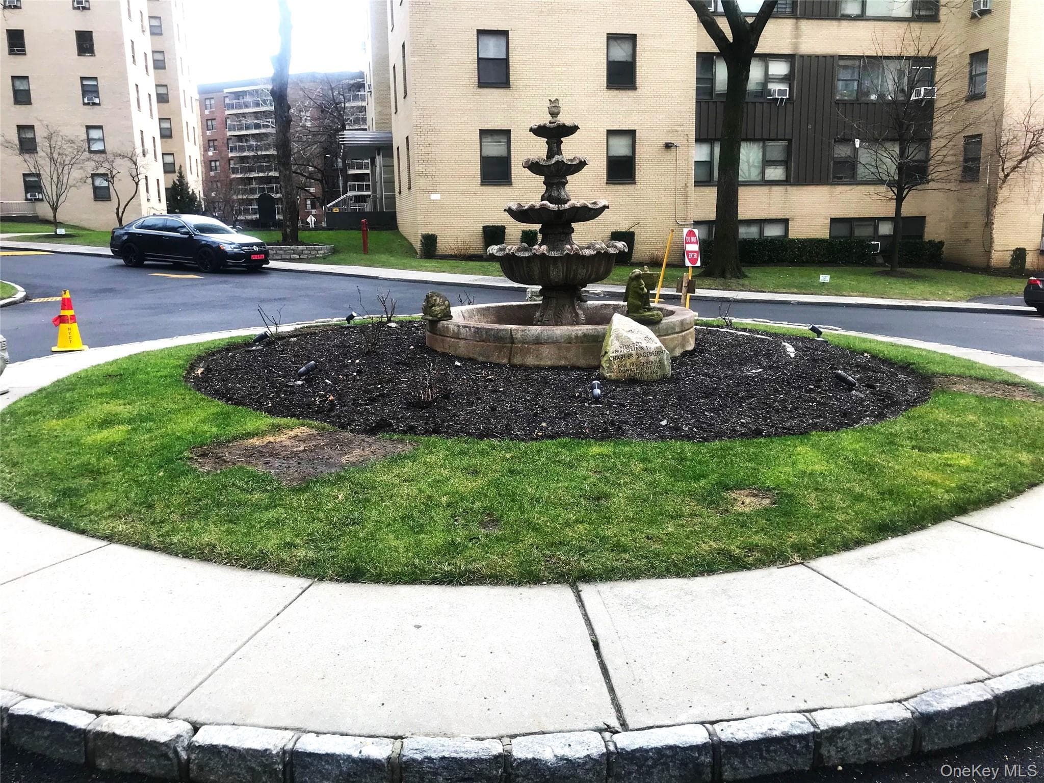 8 Fordham Hill Oval Unit: #6B thumbnail 2