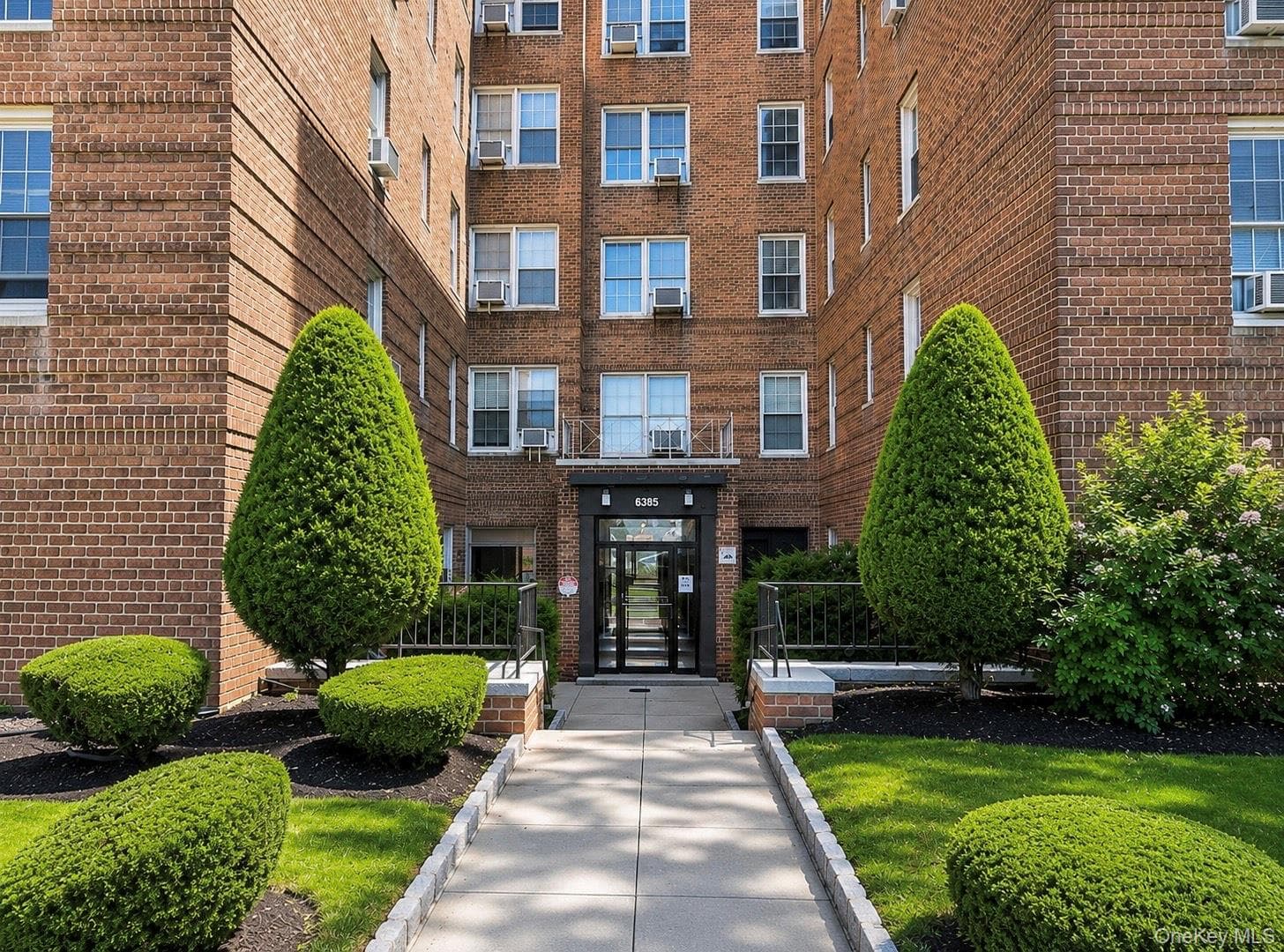 6385 Woodhaven Boulevard Unit: 5A2, Rego Park