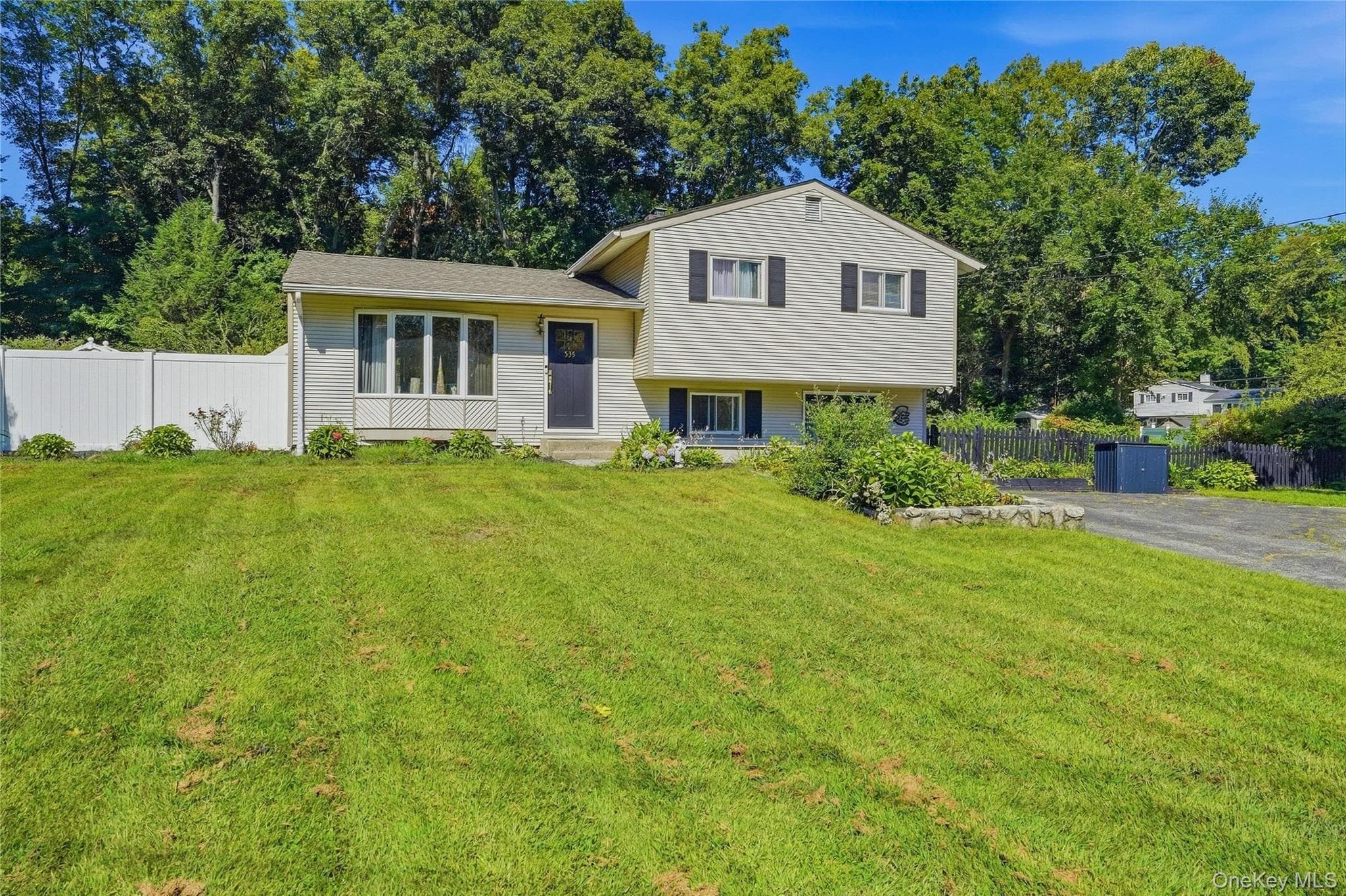 535 Westbrook Drive thumbnail 3