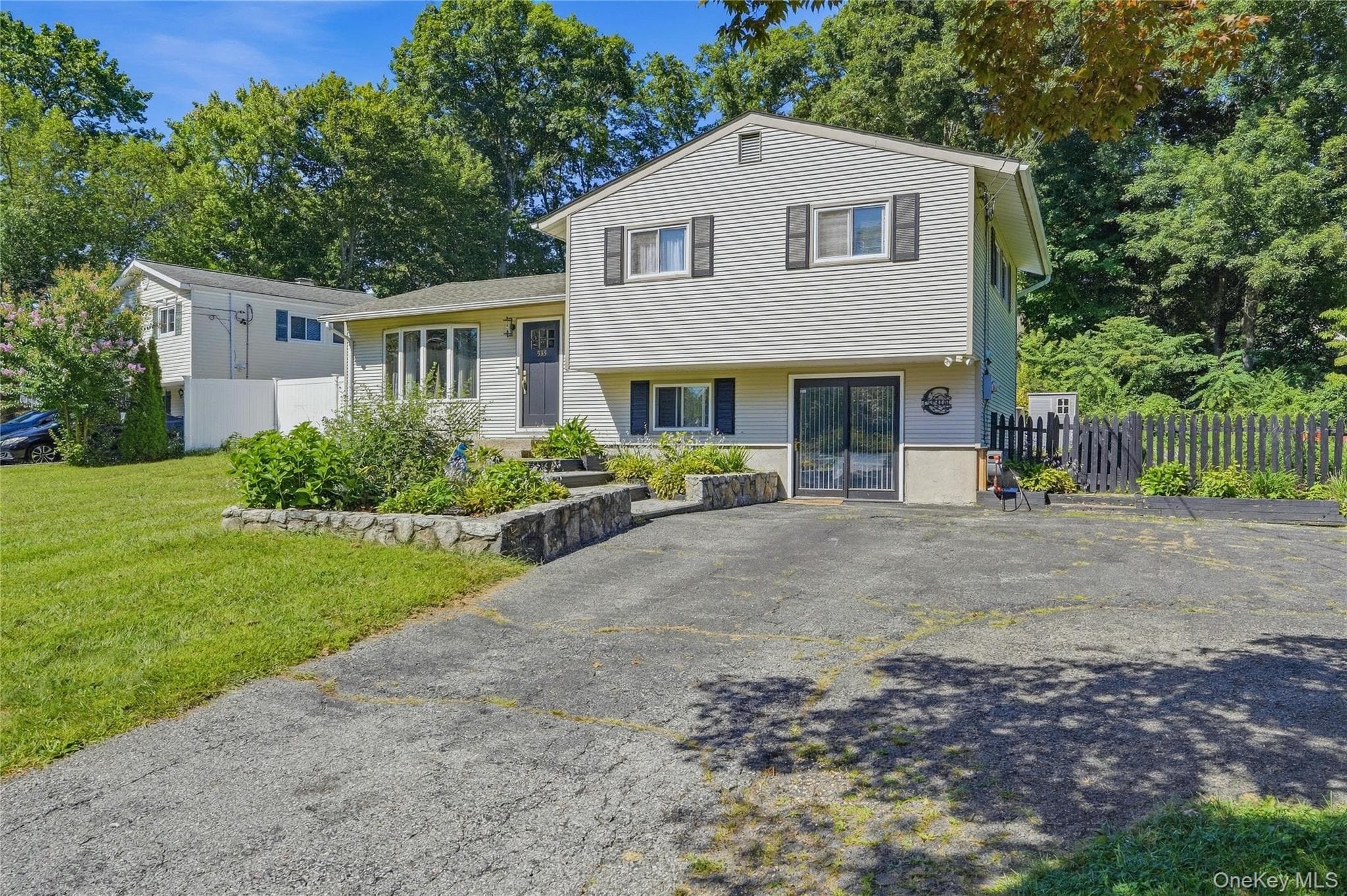 535 Westbrook Drive thumbnail 2