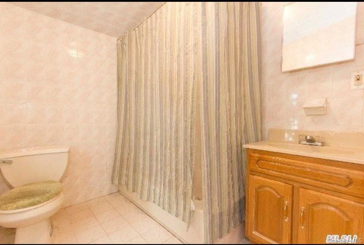 777 W Merrick Road thumbnail 5