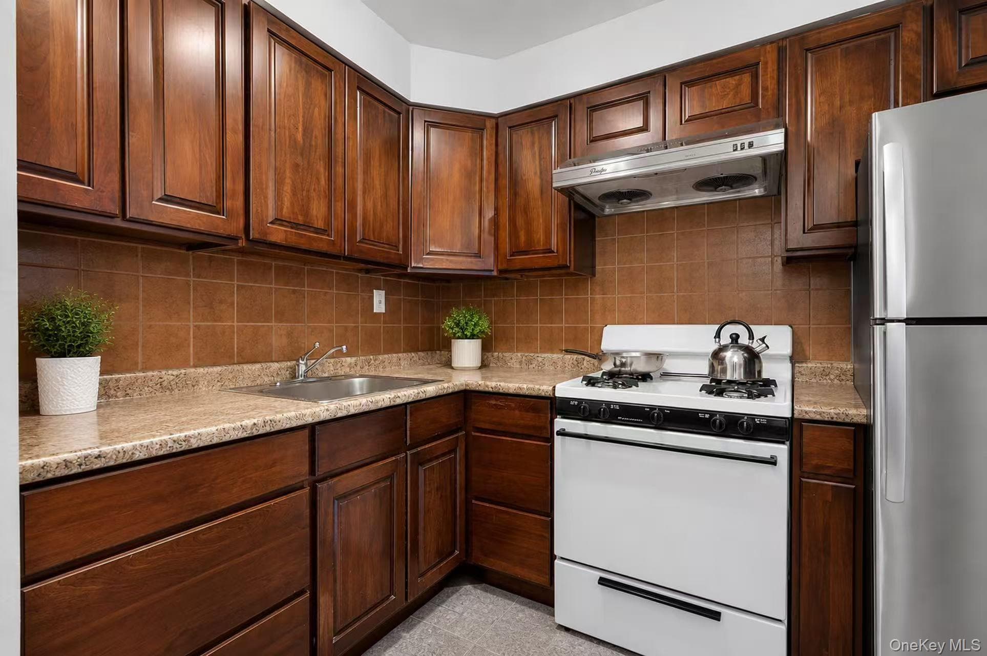 10005 37th Avenue Unit: 1B thumbnail 7