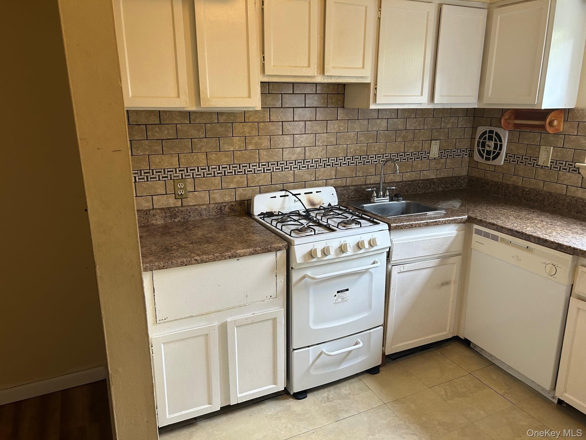 175 Sneden Place Unit: 175 thumbnail 4