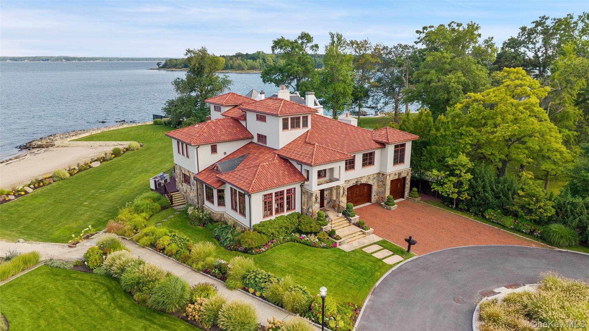 14 Brittany Lane photo 1