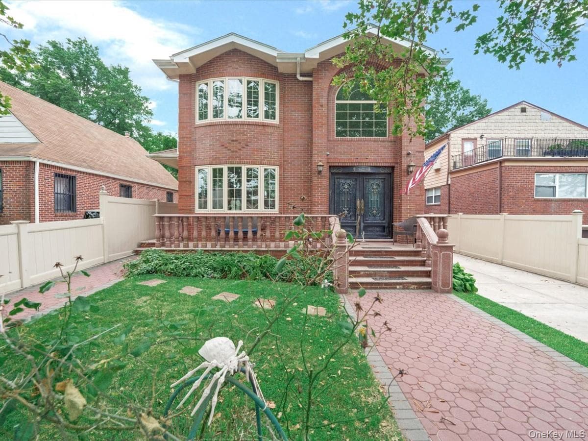 24560 61st Avenue, Little Neck