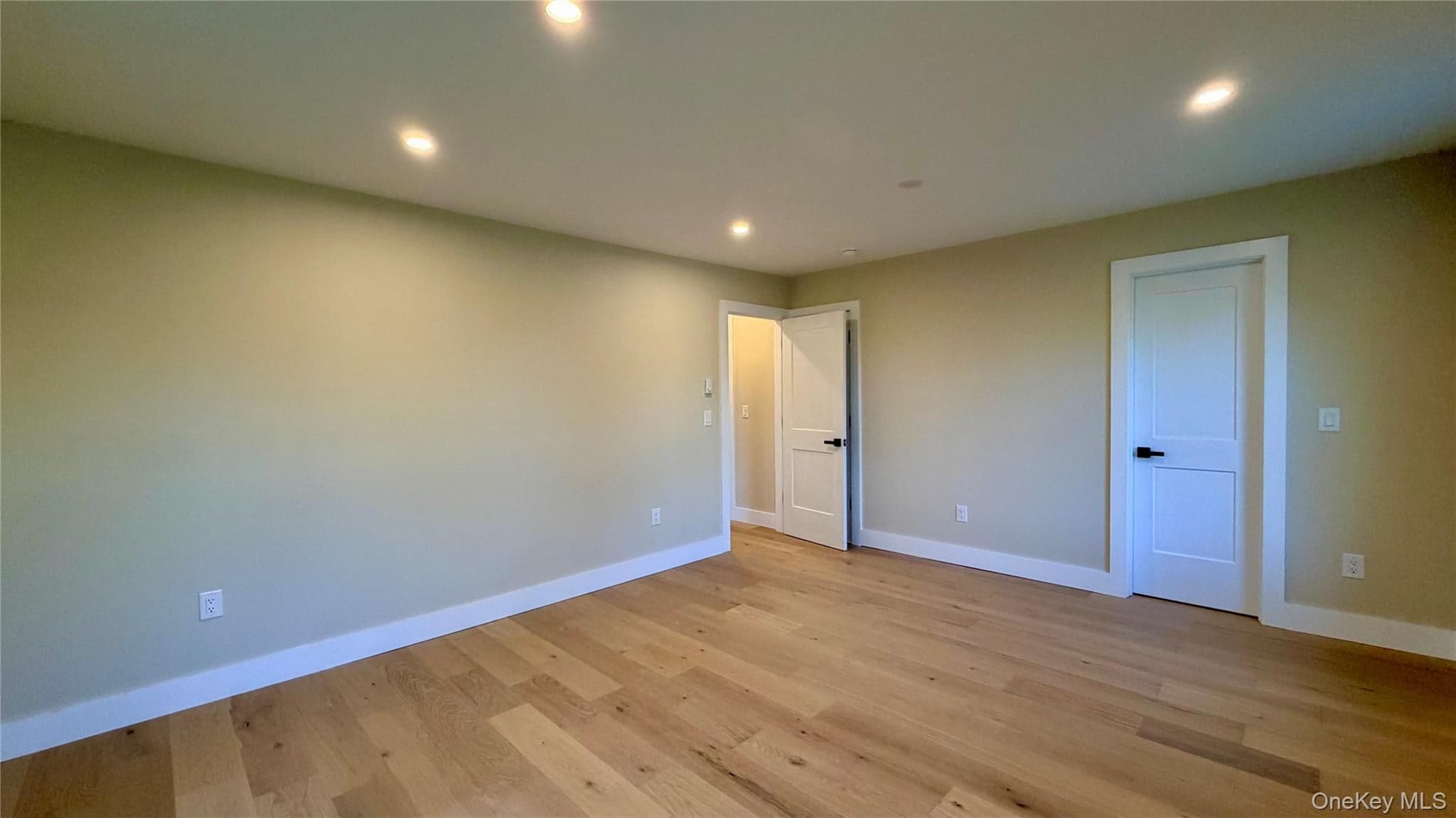57 Shore Drive thumbnail 13