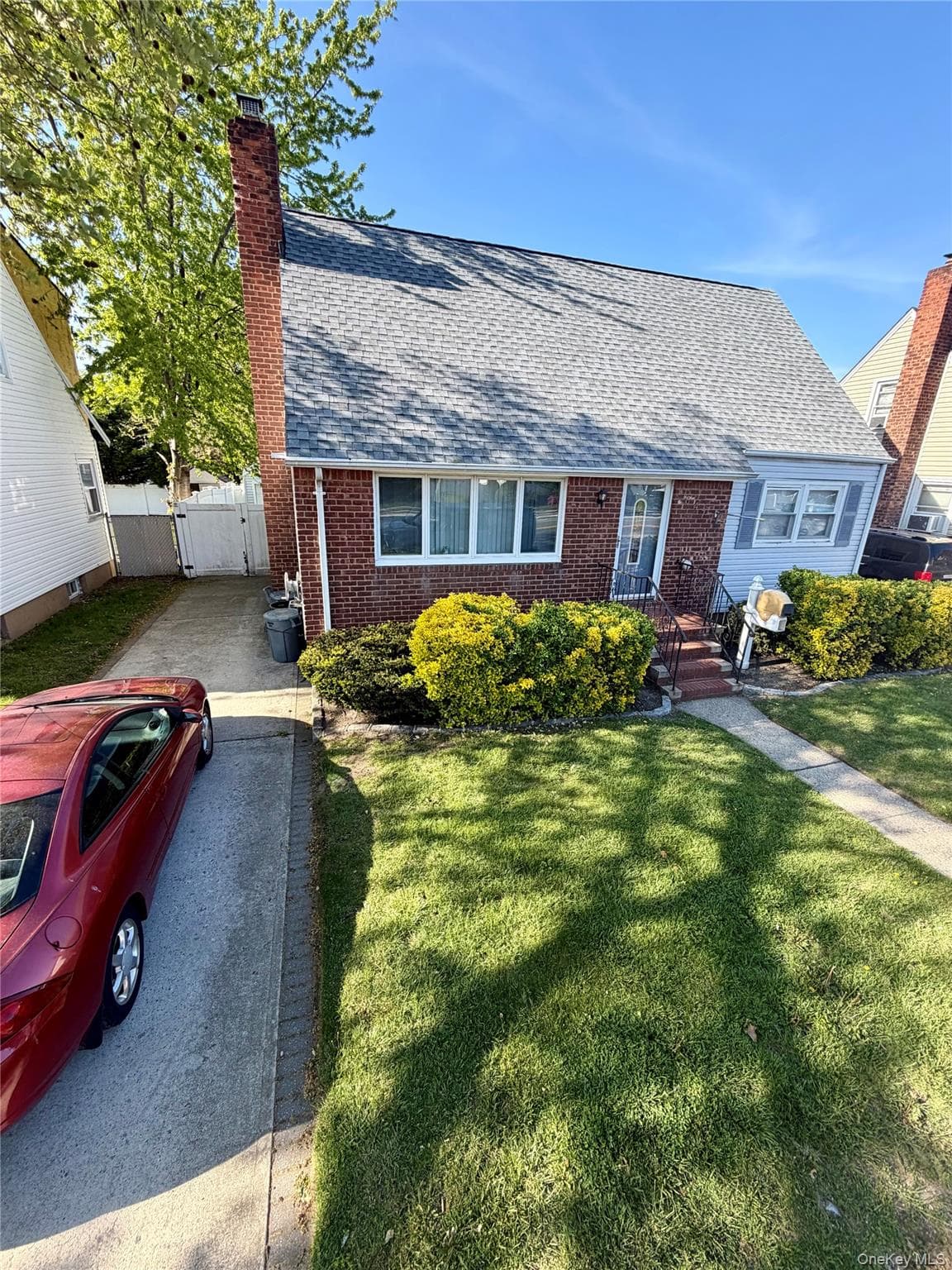 847 Jerusalem Avenue thumbnail 2