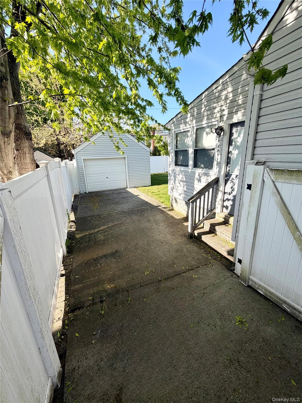 847 Jerusalem Avenue thumbnail 16