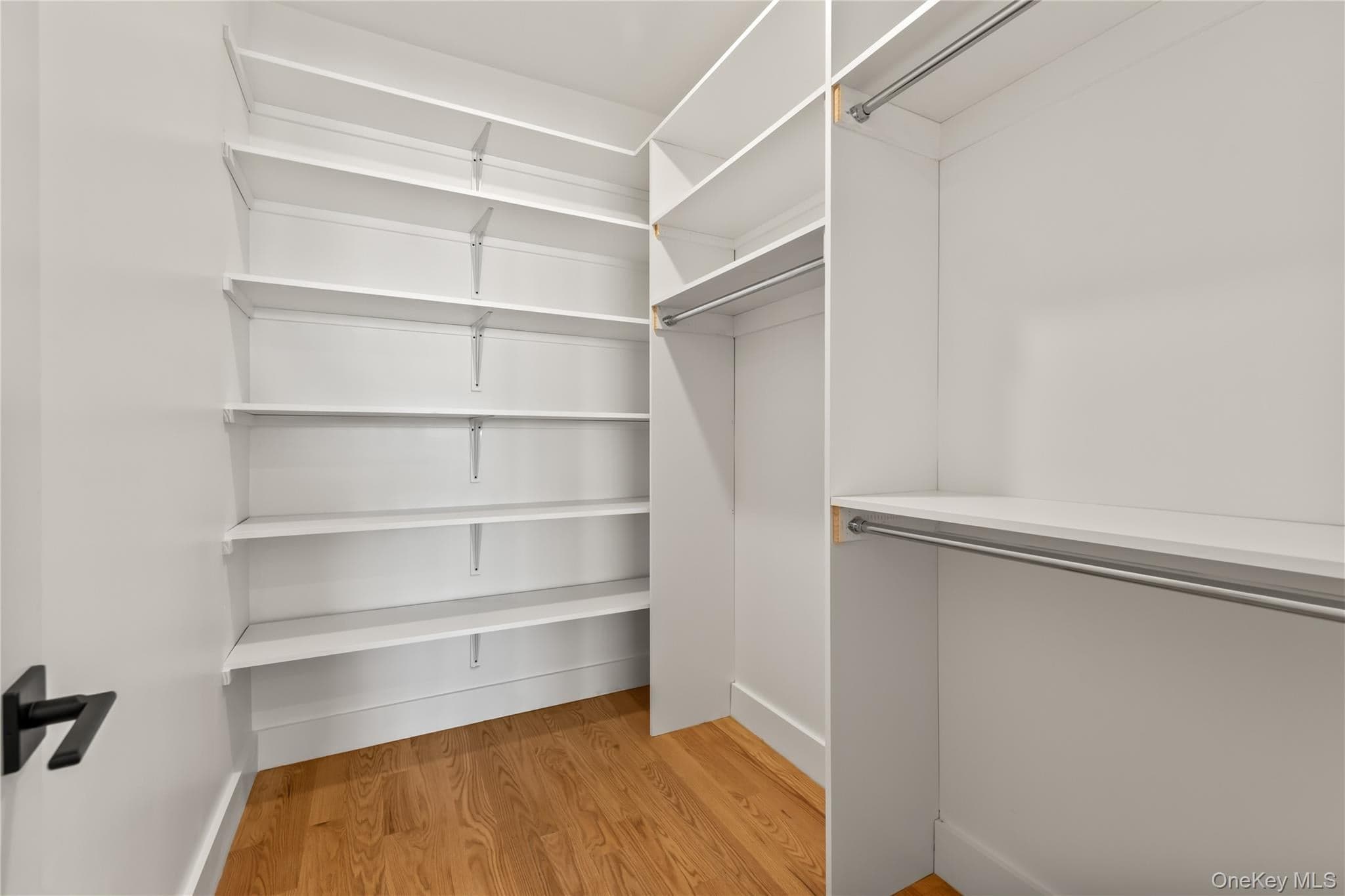 110 Fairview Avenue Unit: #201 thumbnail 16