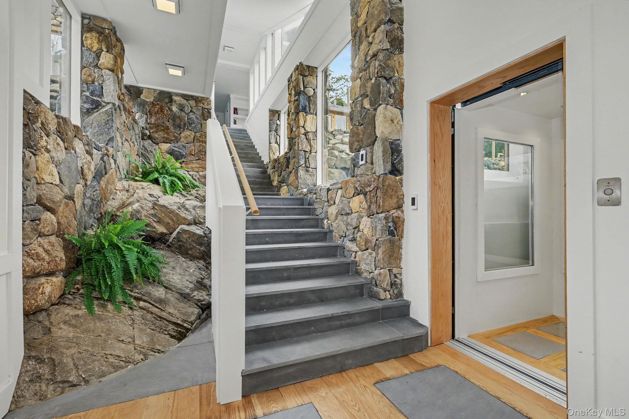 496 Haines Road thumbnail 11