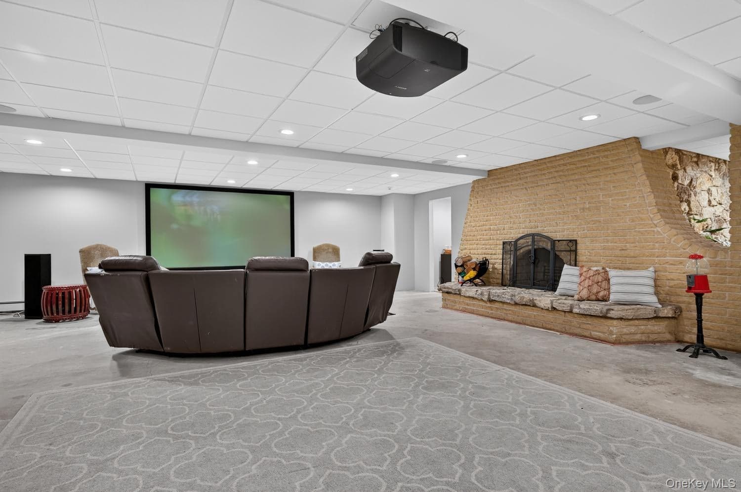 10 Dorchester Drive thumbnail 25