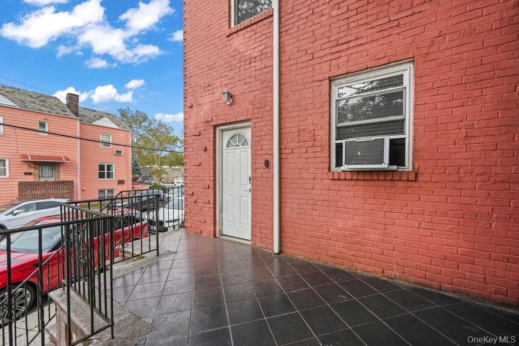 2136 E 28th Street thumbnail 20