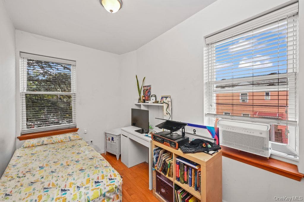2136 E 28th Street thumbnail 10